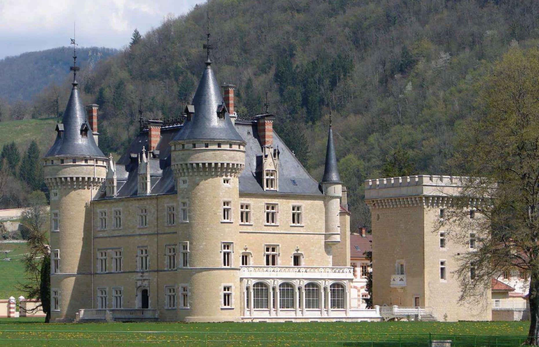 34-bedroom chateau, Franche-Comte, France