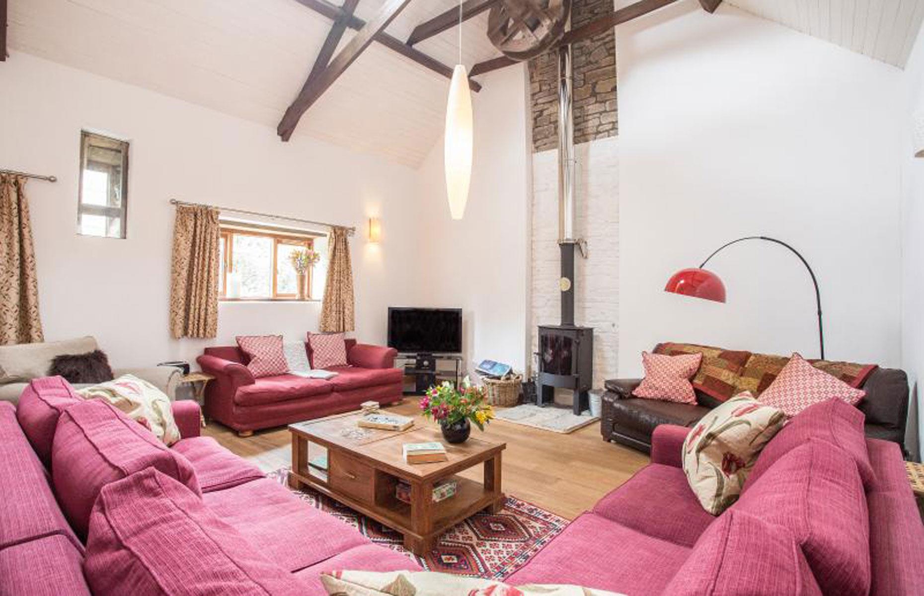 8. High-end: Little Upton Bridge Threshing Barn, Long Sutton, UK