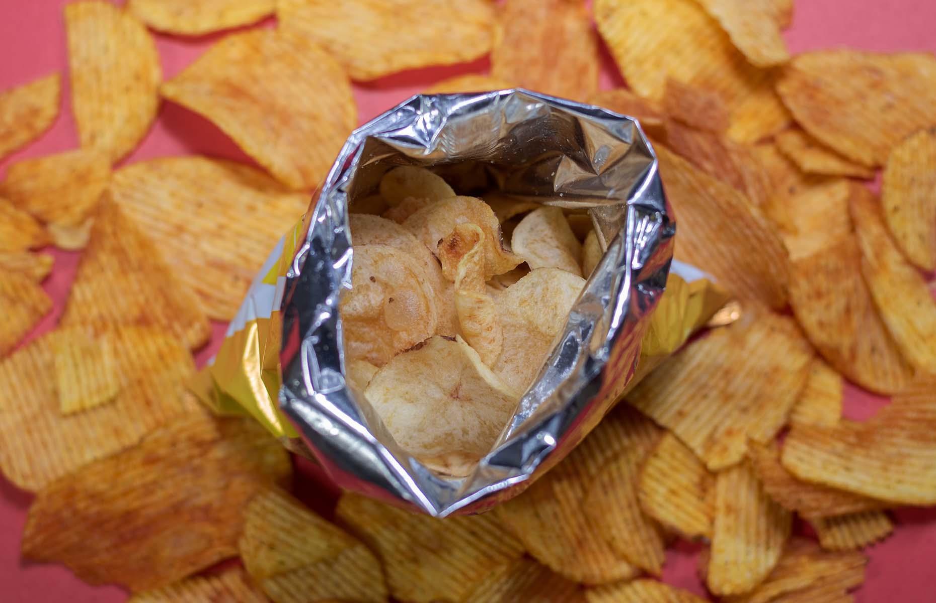 Turn your crisp packet into a bowl 