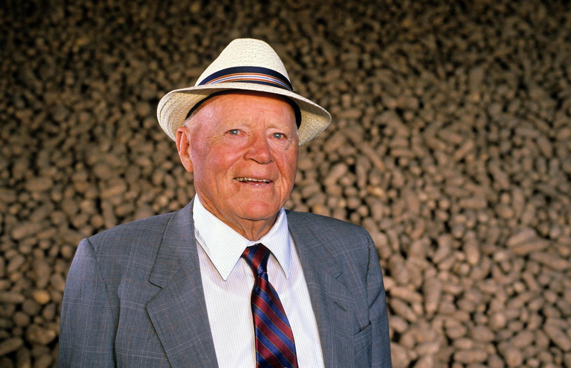 25. Simplot family: 443,000 acres