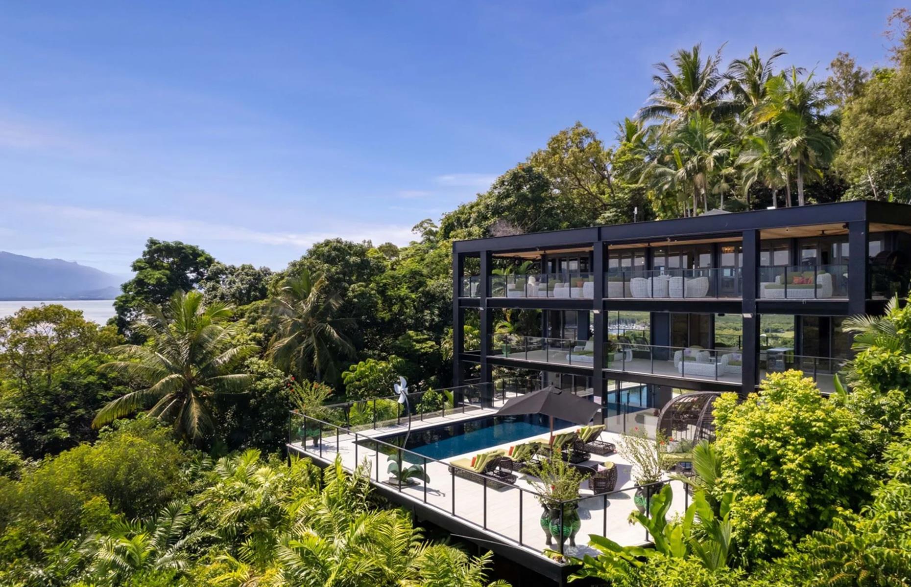 Take a tour of Australia's stunning trophy homes 