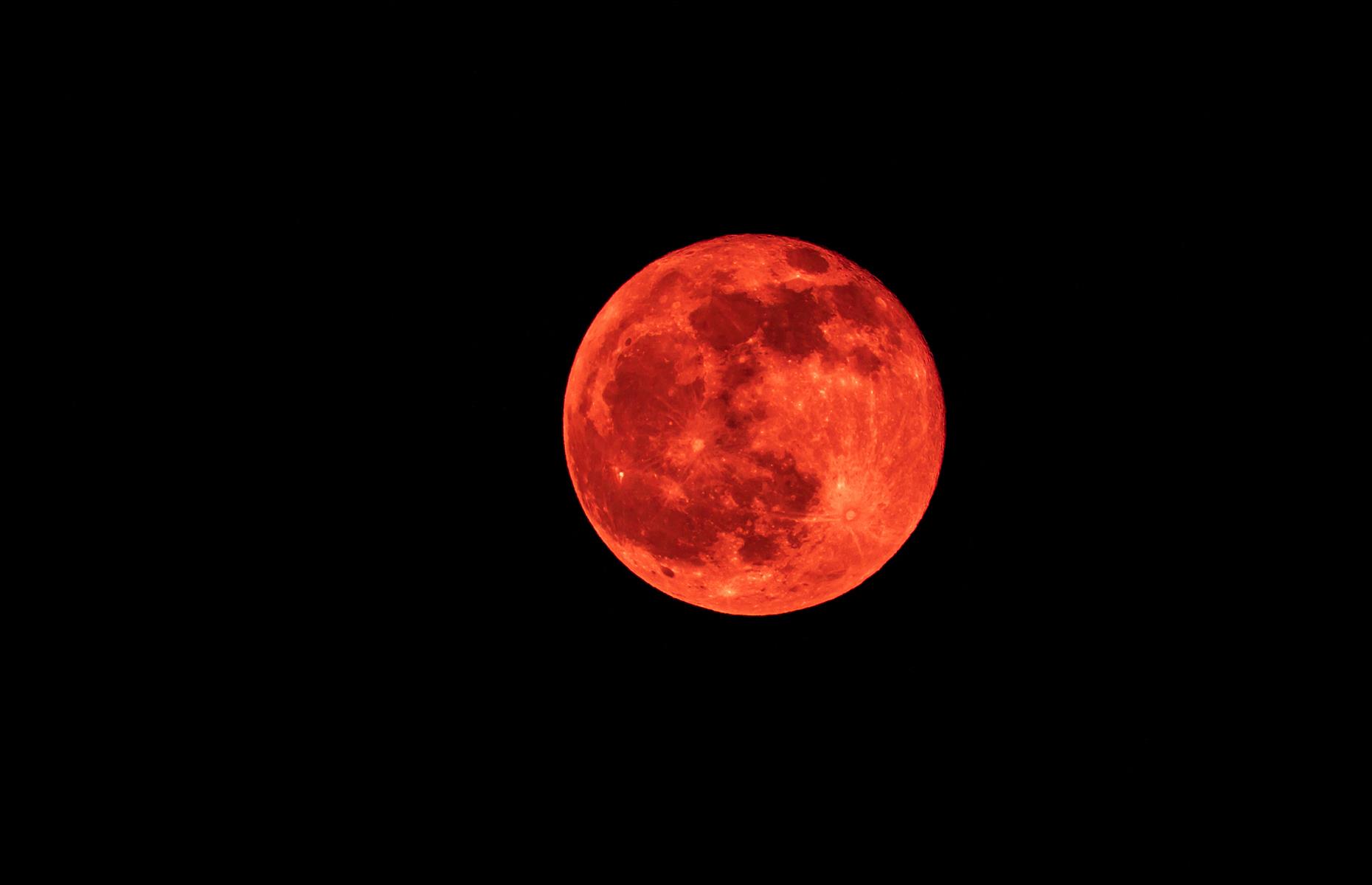 Red moon