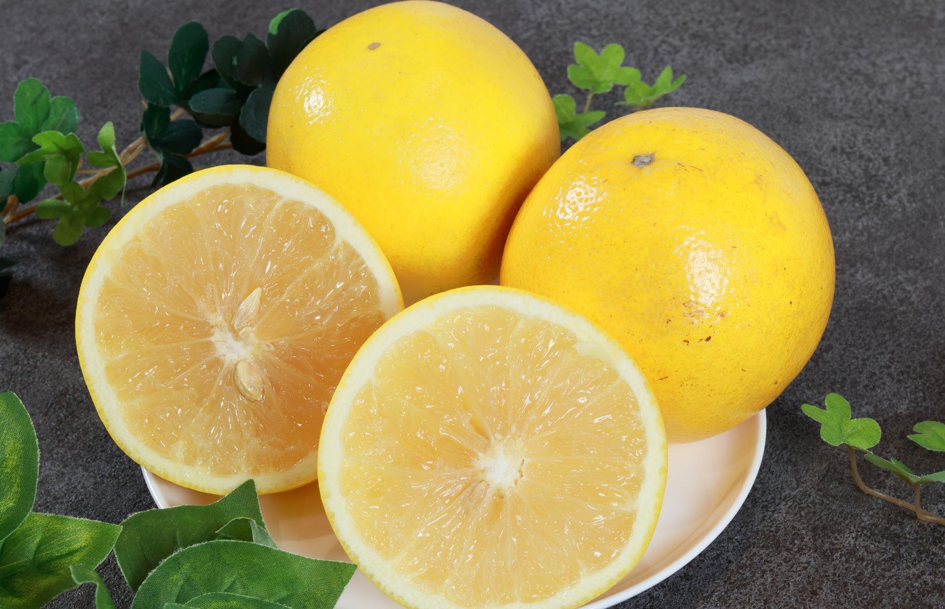 8. White grapefruits