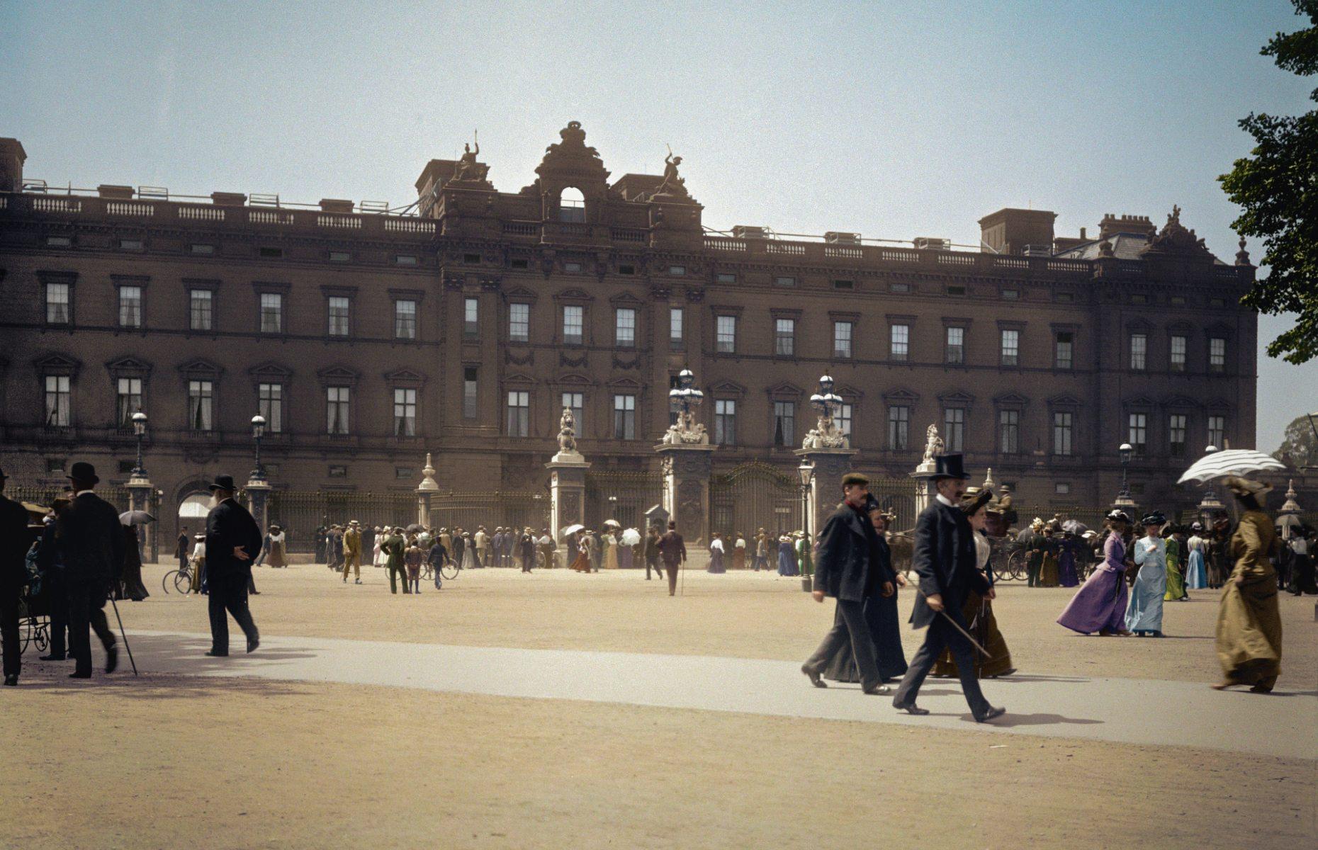 1900: Buckingham Palace