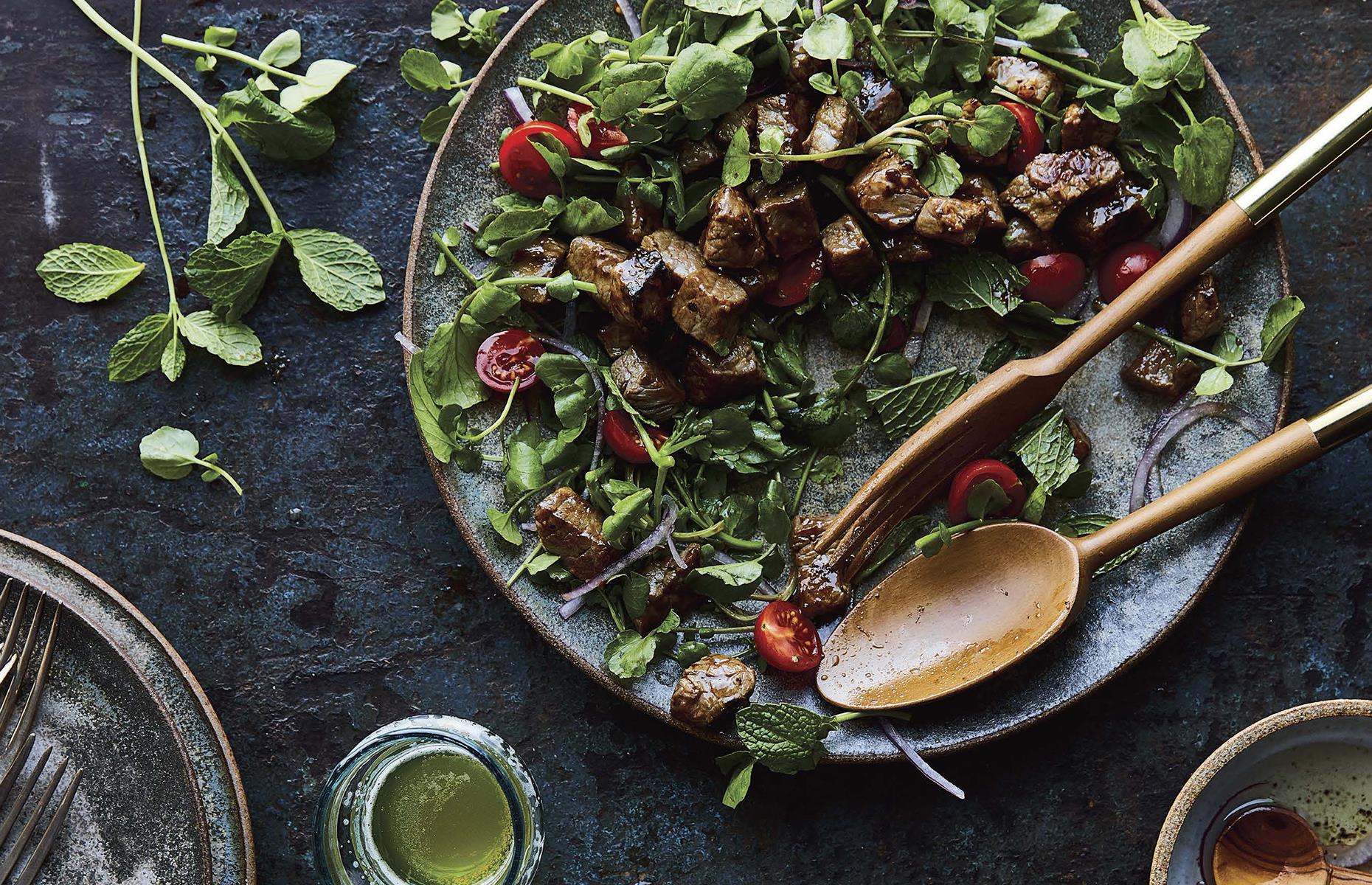 Steak and tomato salad