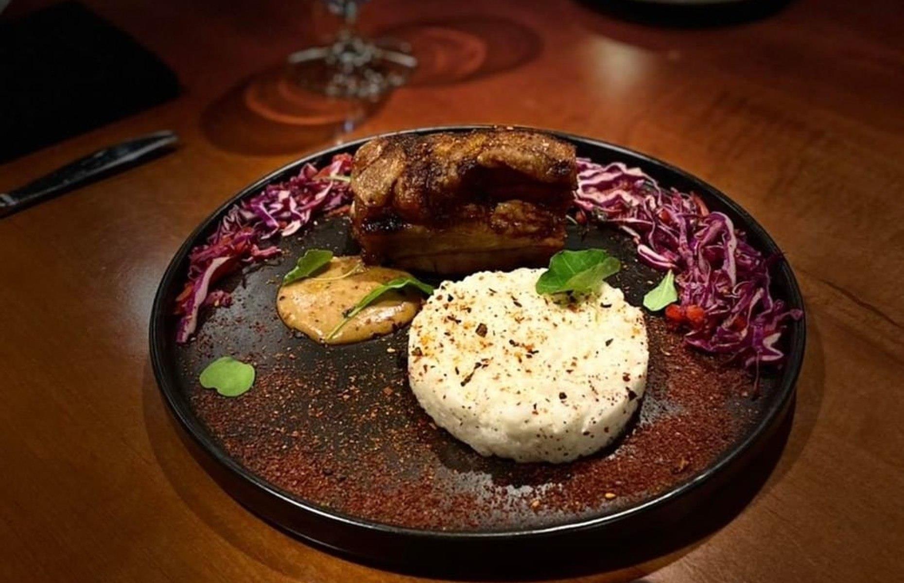 Arkansas: Table 28, The Burgundy Hotel, Little Rock