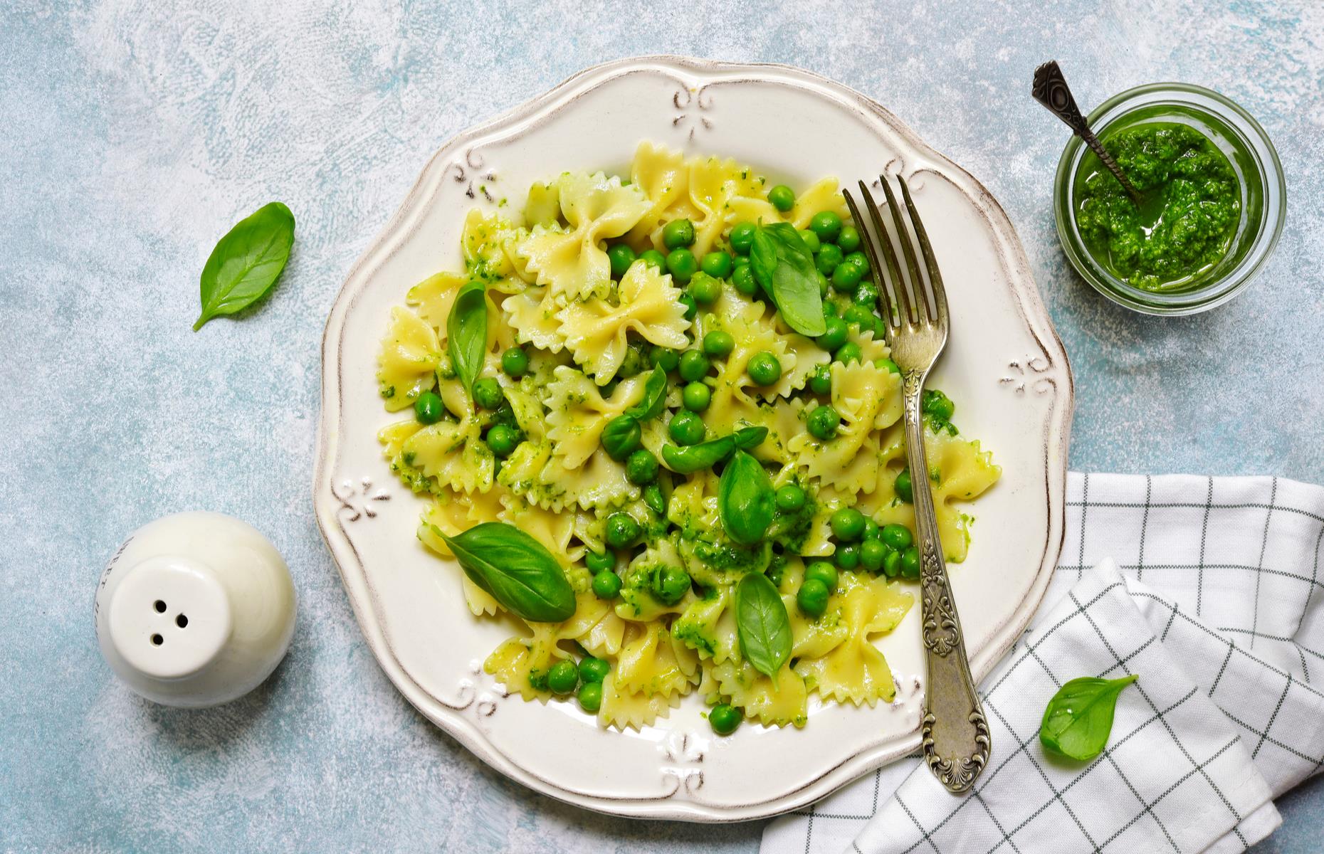 Farfalle with pancetta and peas
