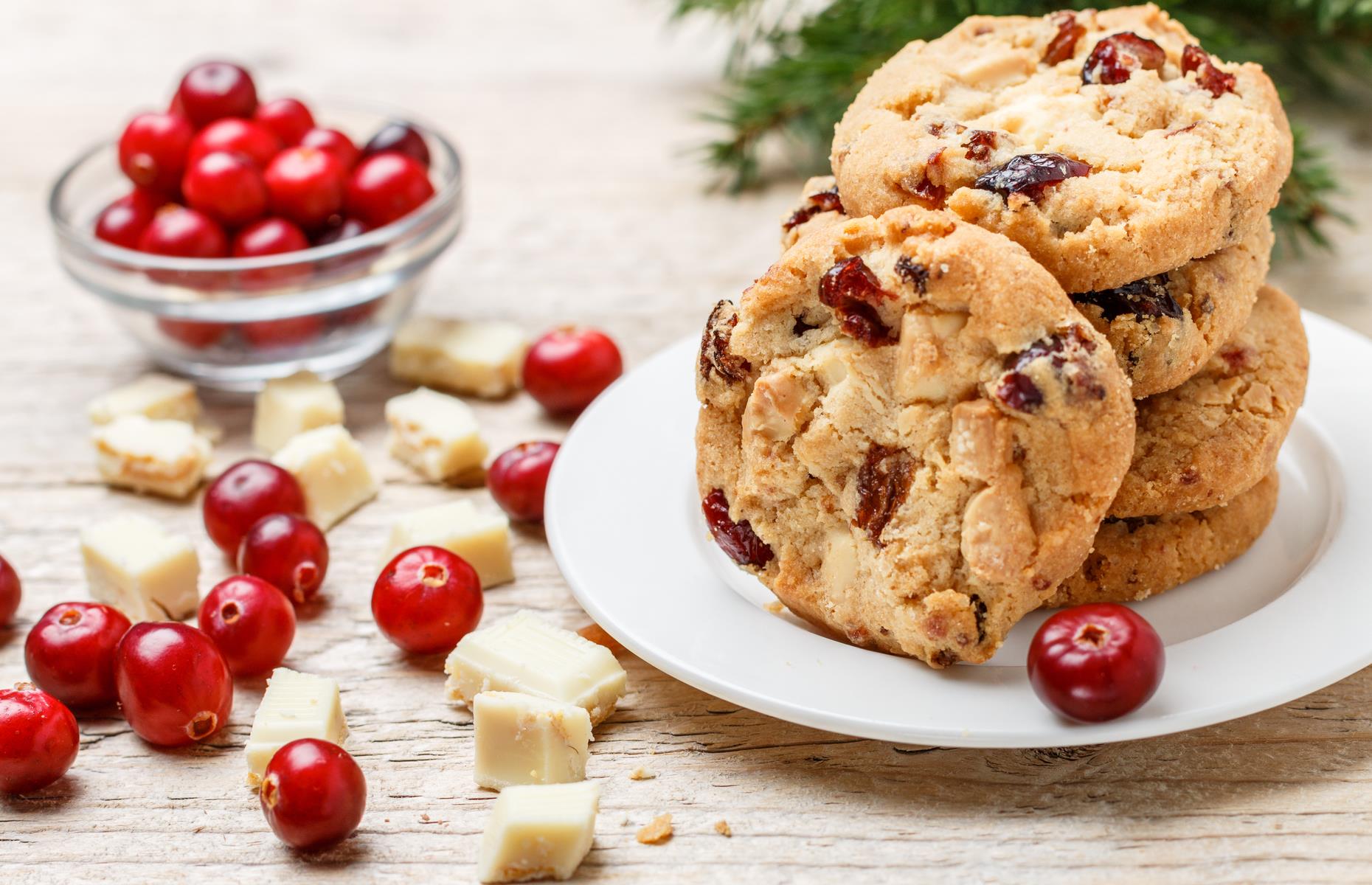 60. Wheat-free cookies with white chocolate and cranberries