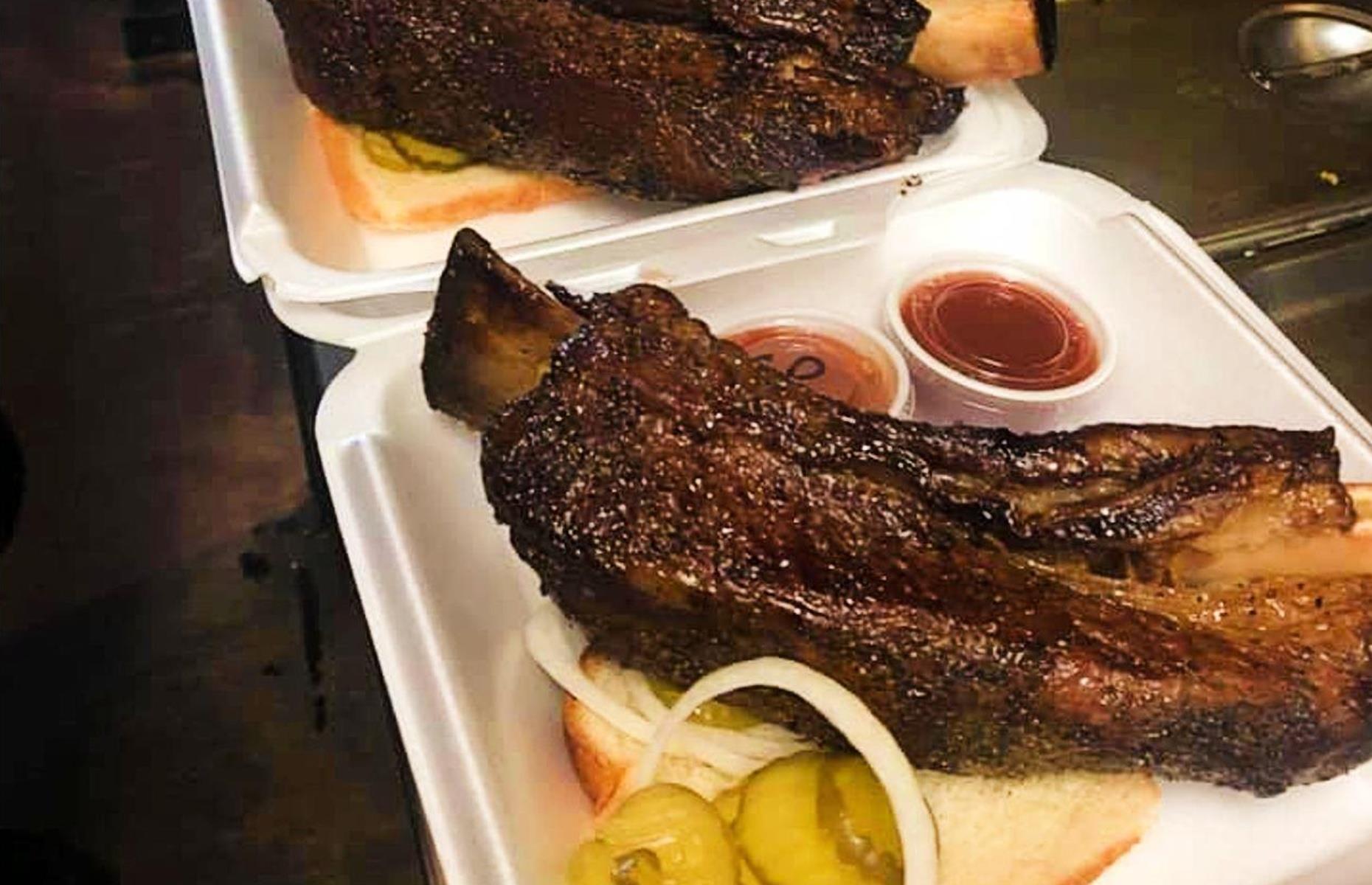 Kentucky: Blue Door Smokehouse, Lexington