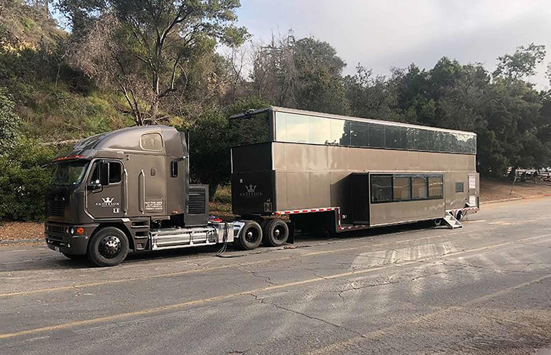 Jamie Foxx's studio on wheels