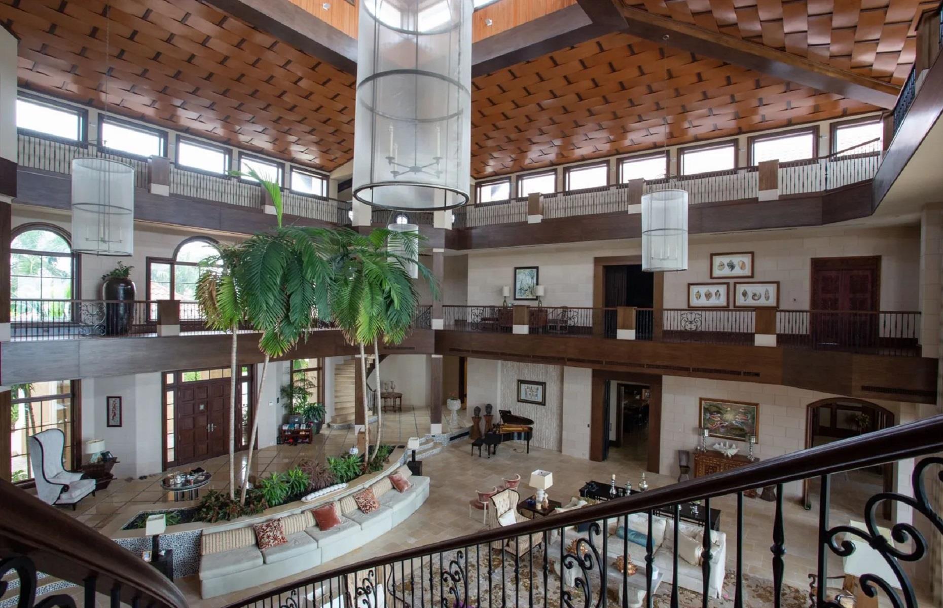 Castillo Caribe, Grand Cayman, Cayman Islands