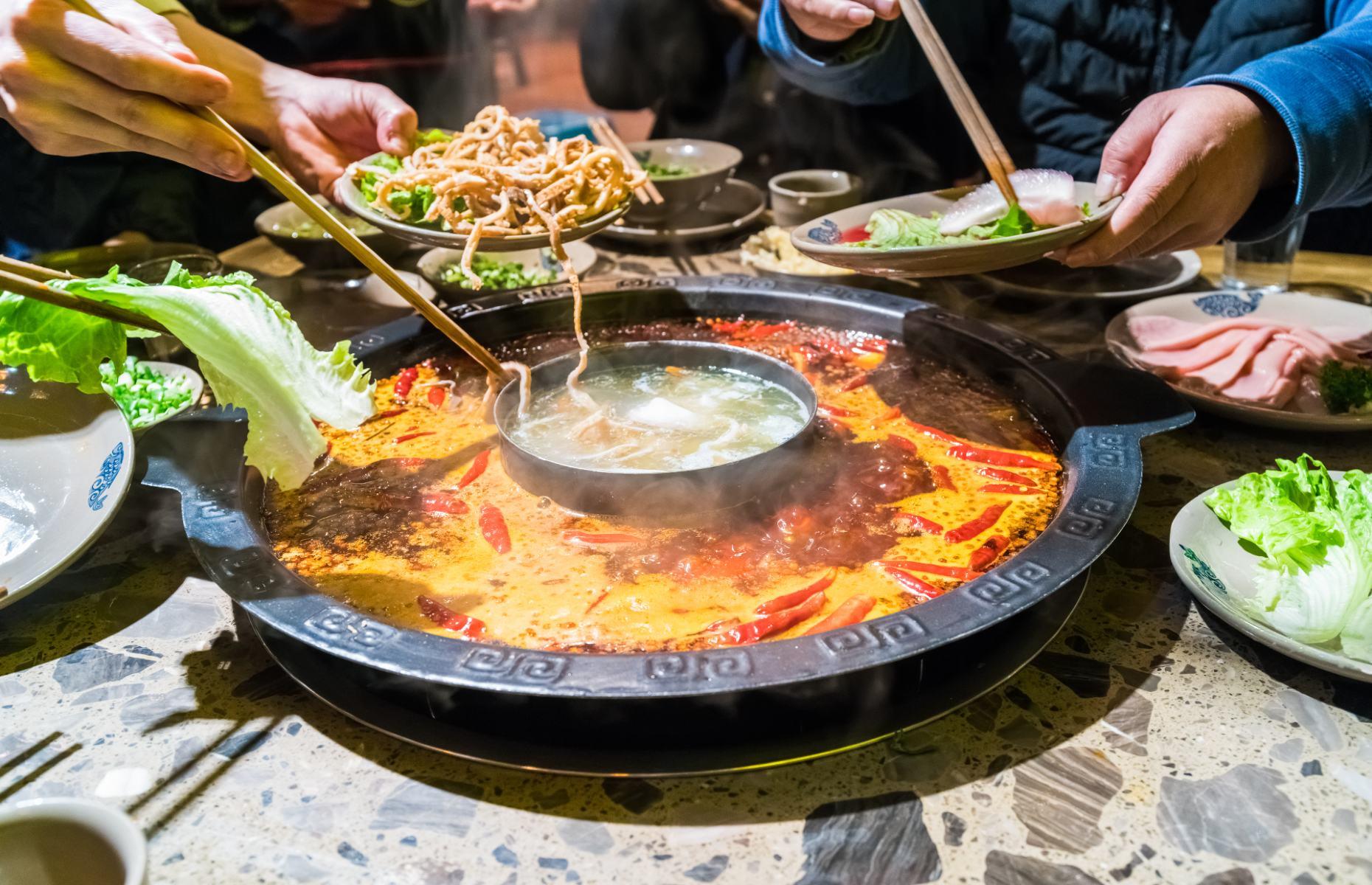 Kreuzen Sie in China nie die Essstäbchen