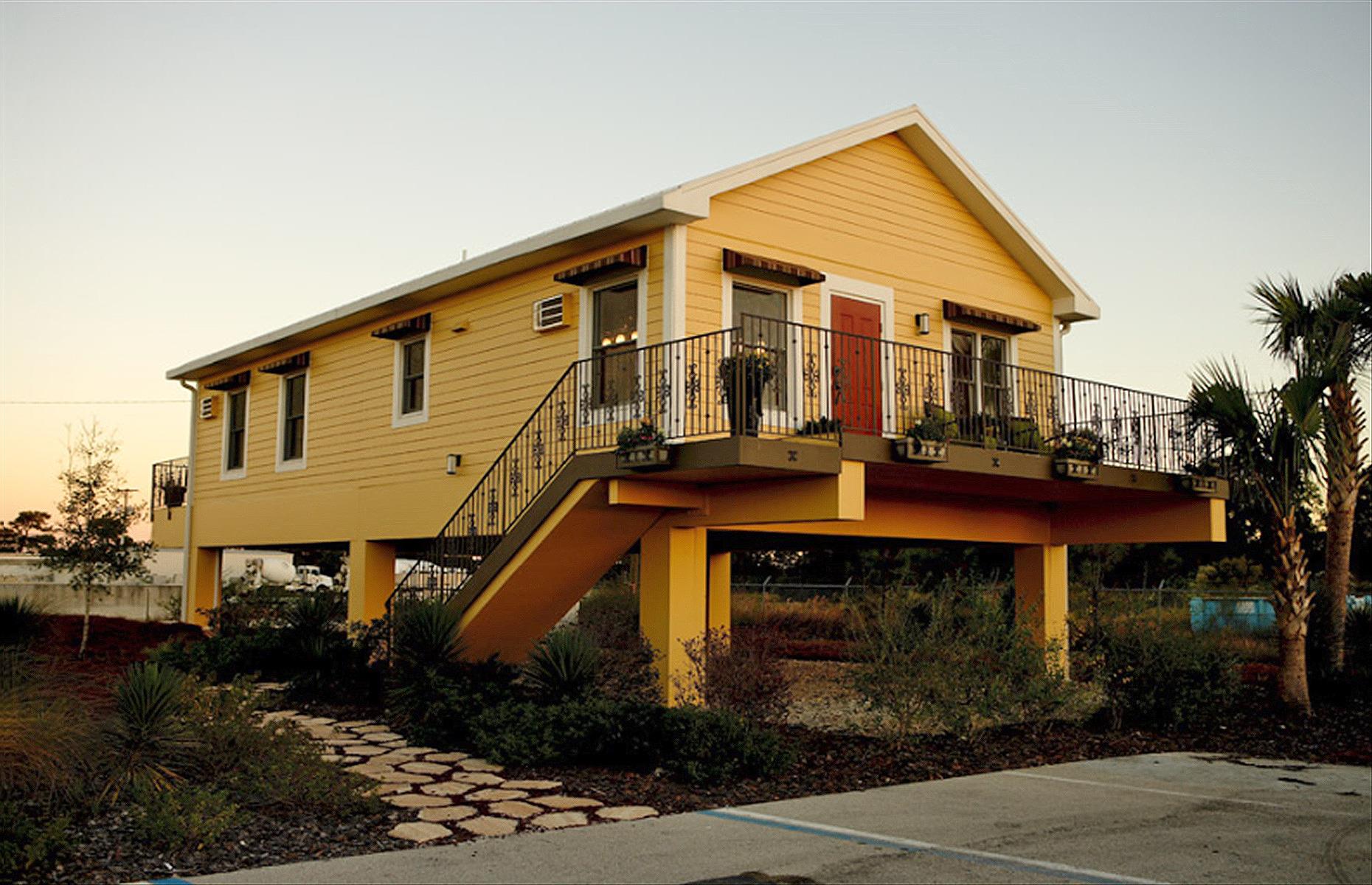 Precast concrete house