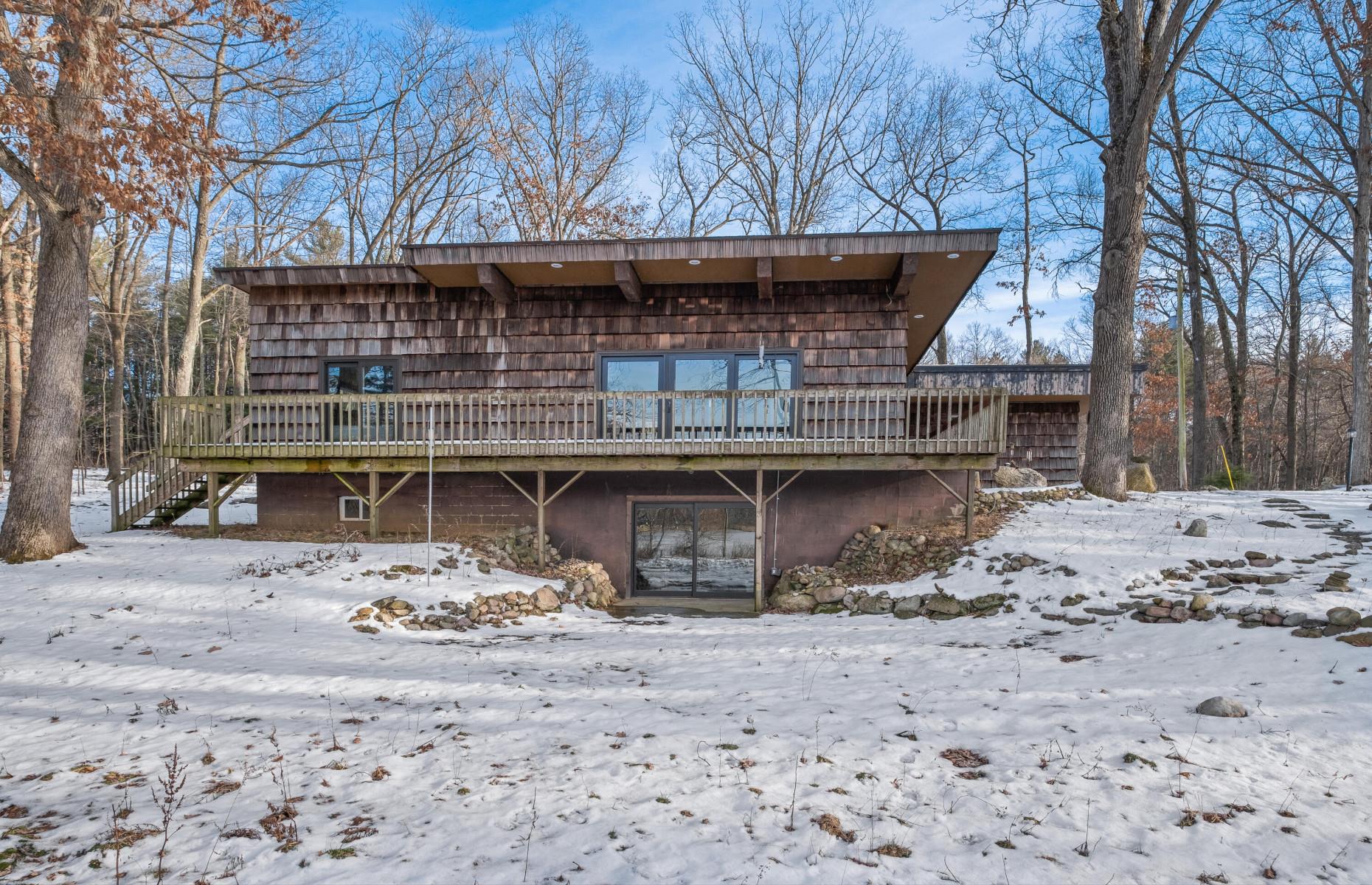 Cottage on the lake