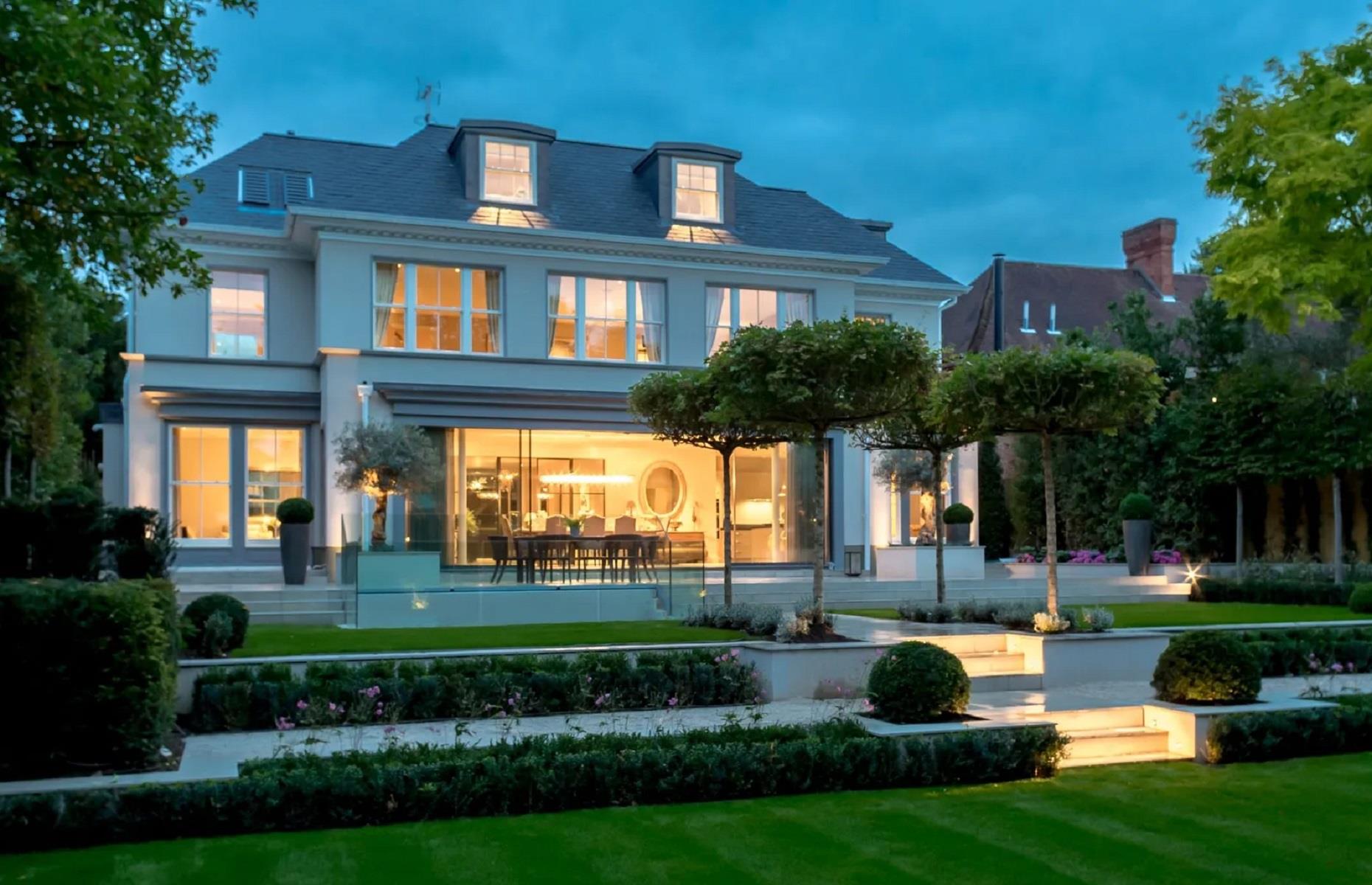 Luxurious mansion, Roehampton, London