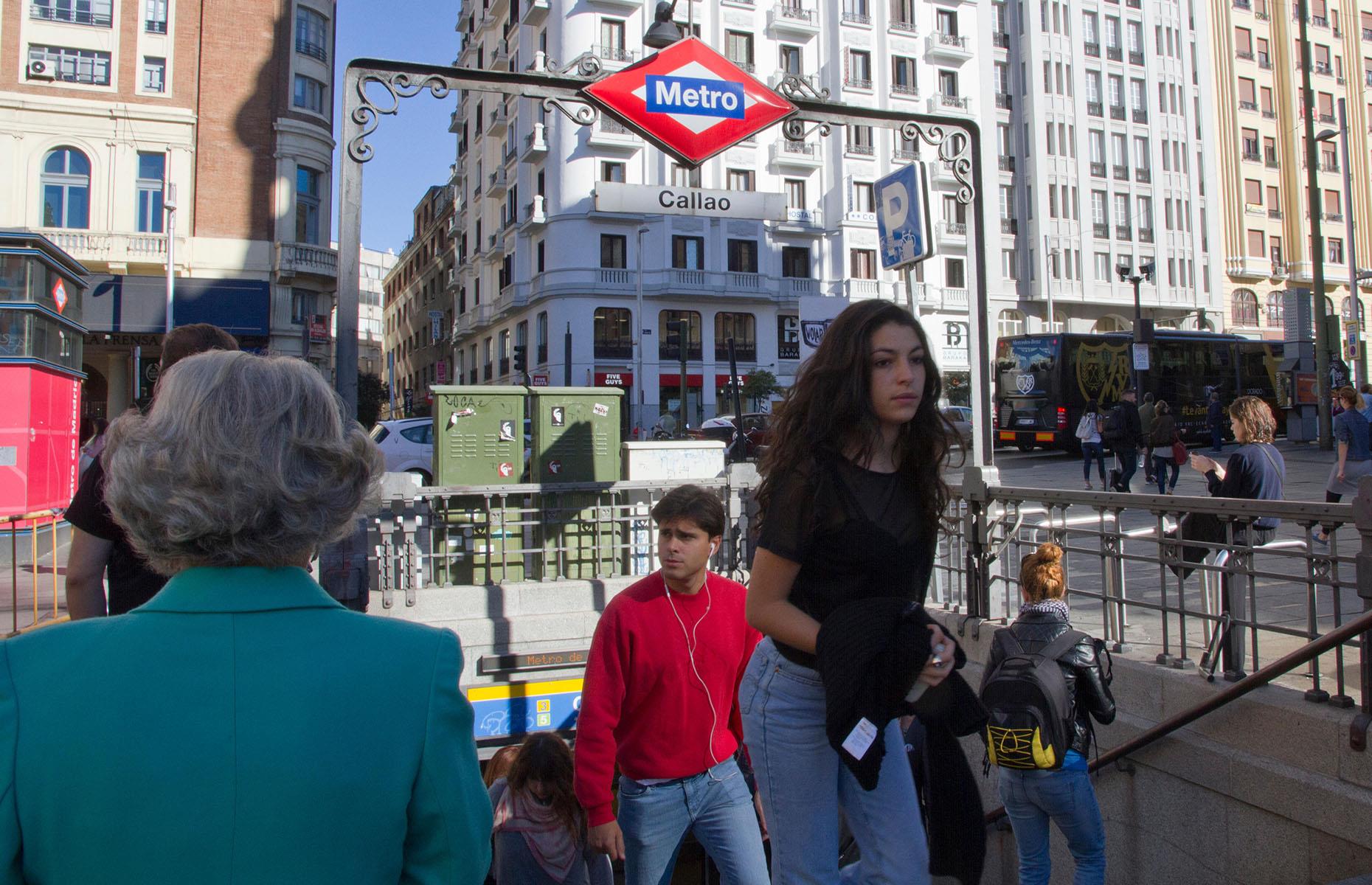 Spain, Gini income index score: 33.9