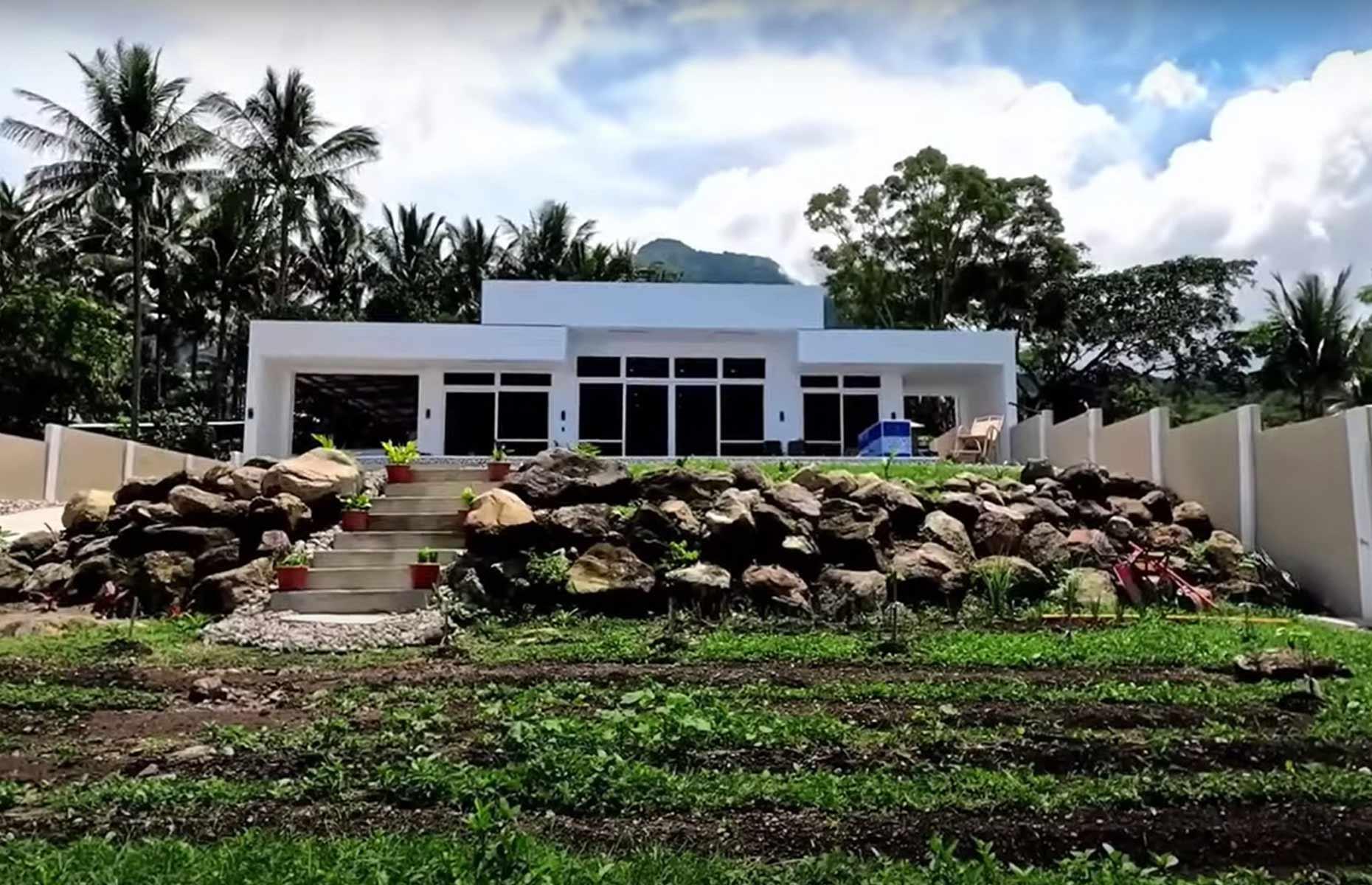 Modern villa: a beautiful home on a tight budget