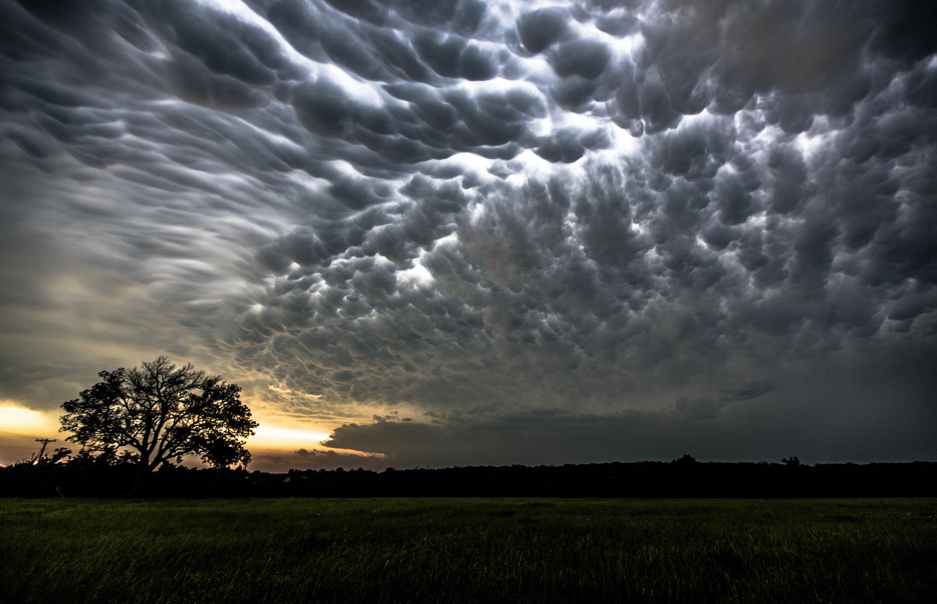 The widest tornado ever recorded measured 2.6 miles (4.2km) 