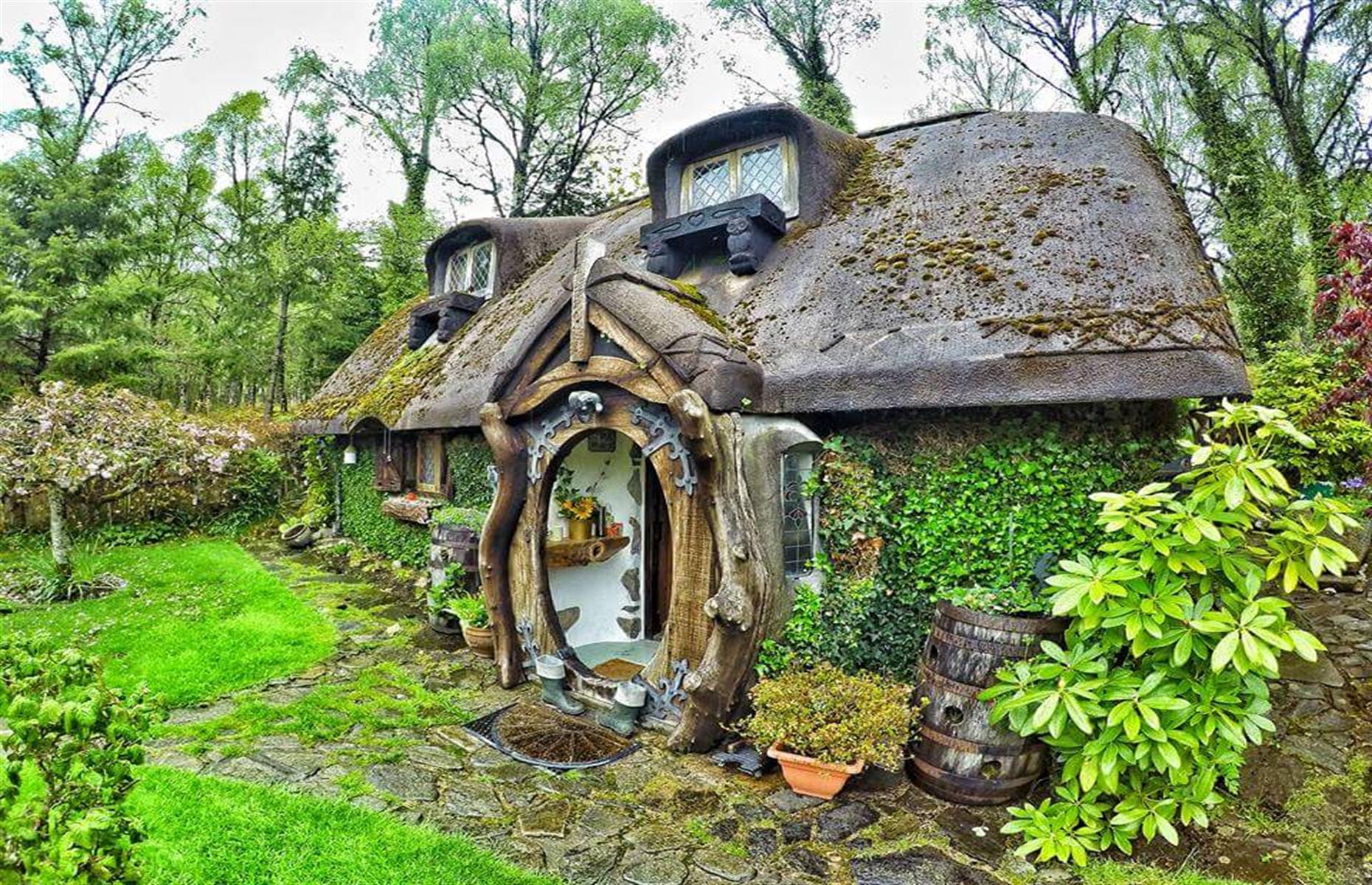 Hobbit House, Scotland, UK