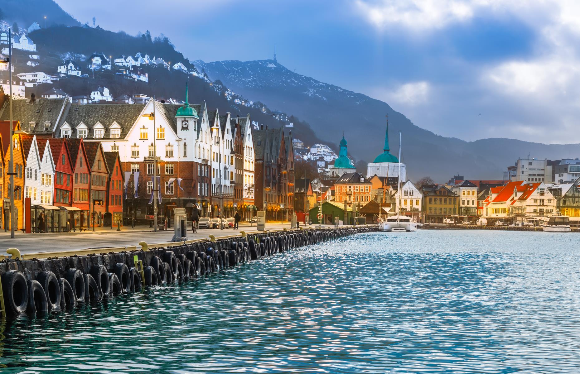 Bryggen Wharf, Norway: Frozen 