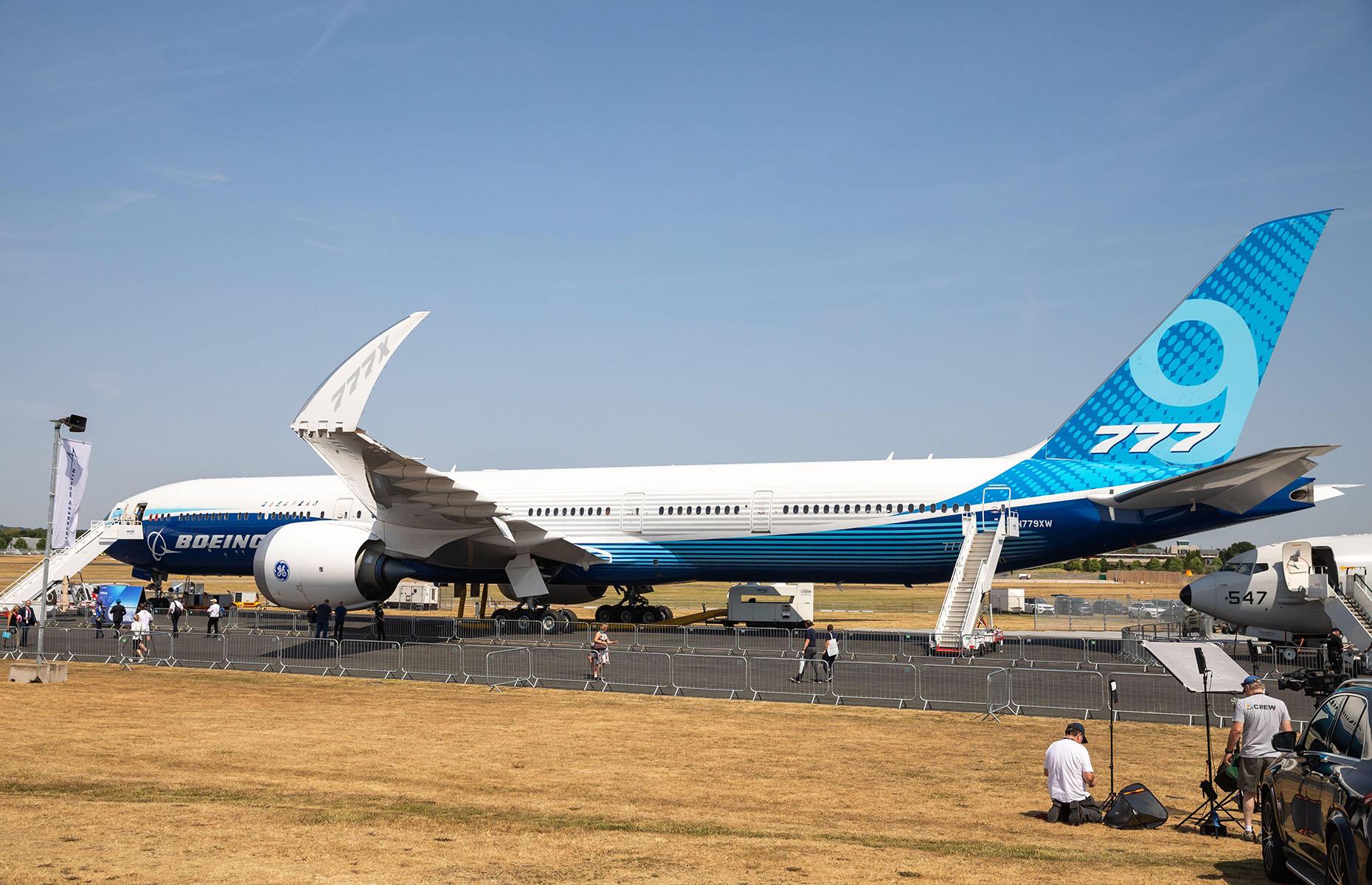 Boeing 777X: 235 feet