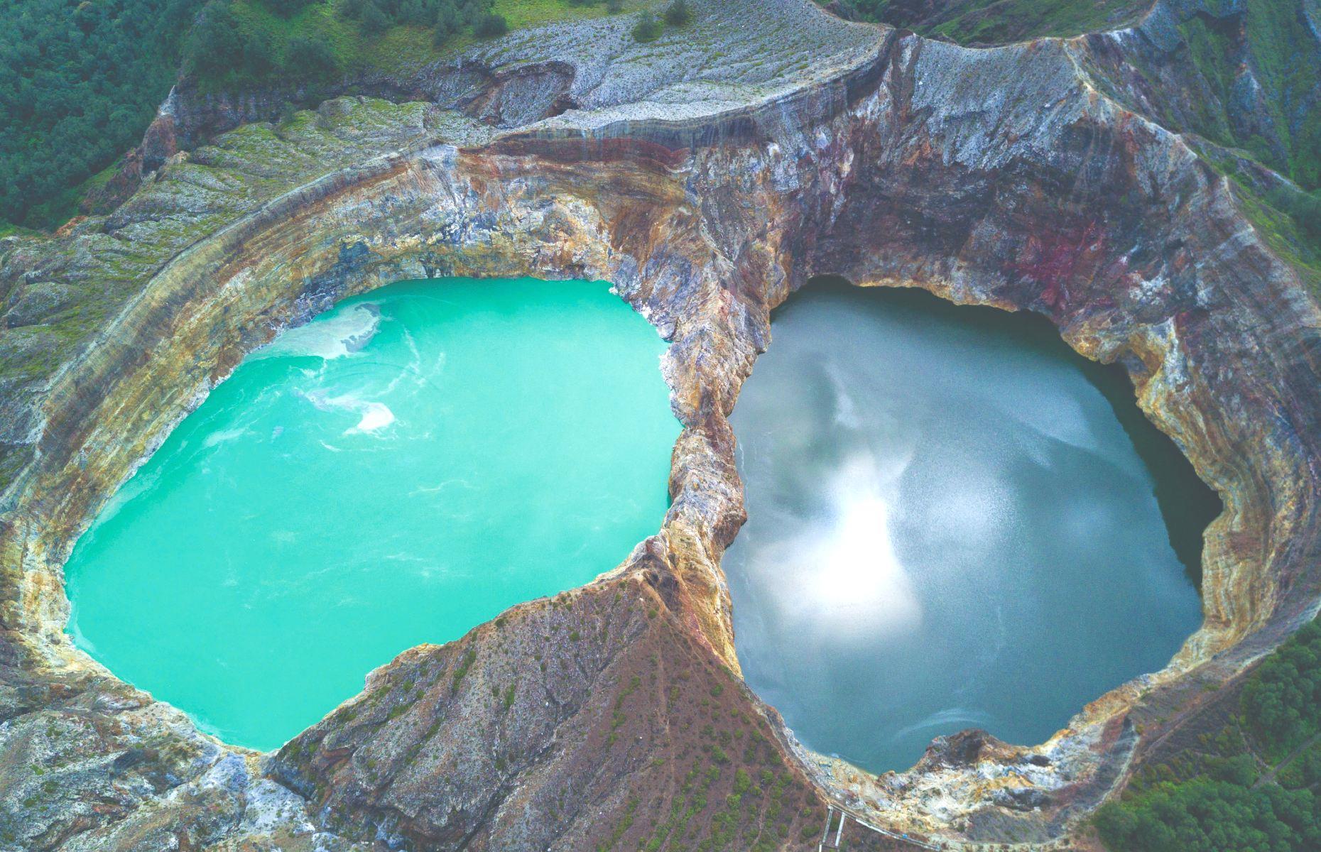Kelimutu, Flores, Indonesia 