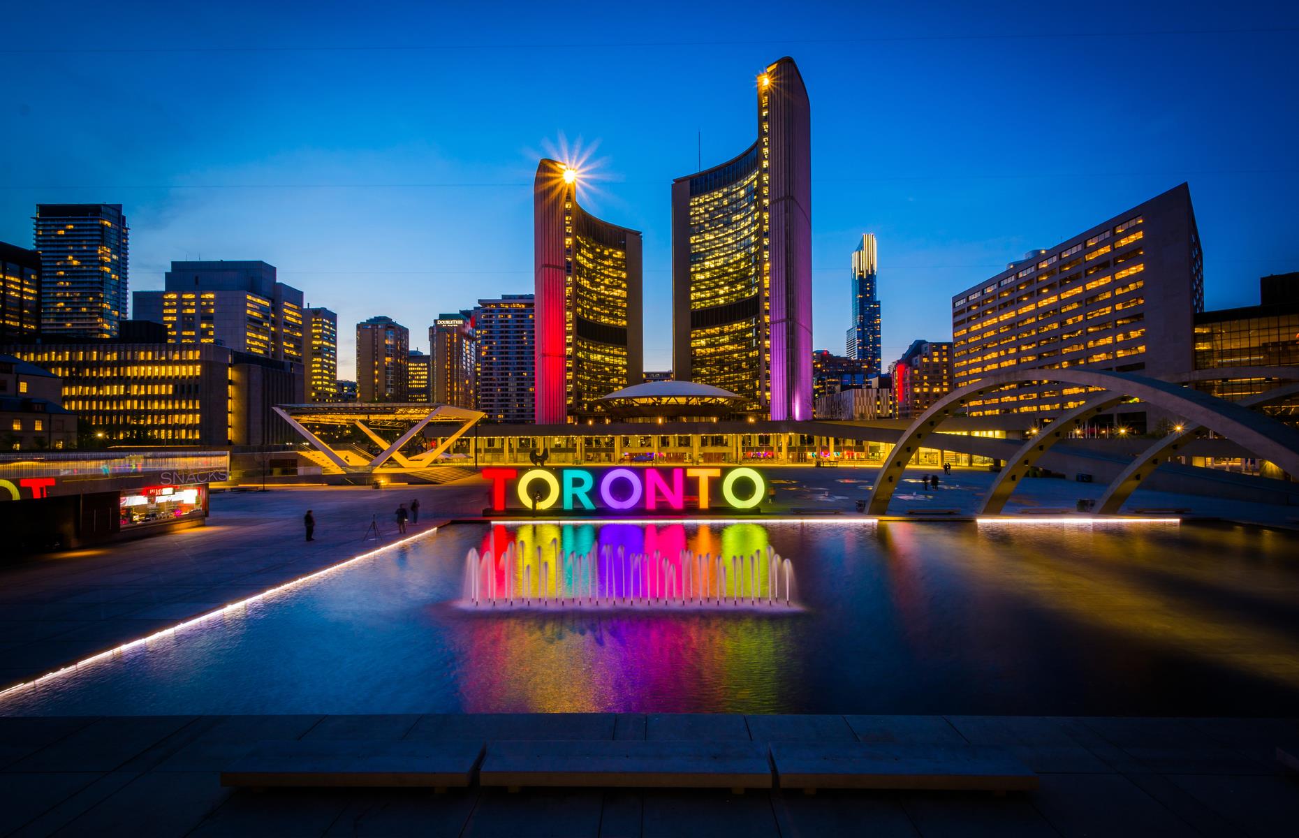 Toronto (1,328 UHNWIs)