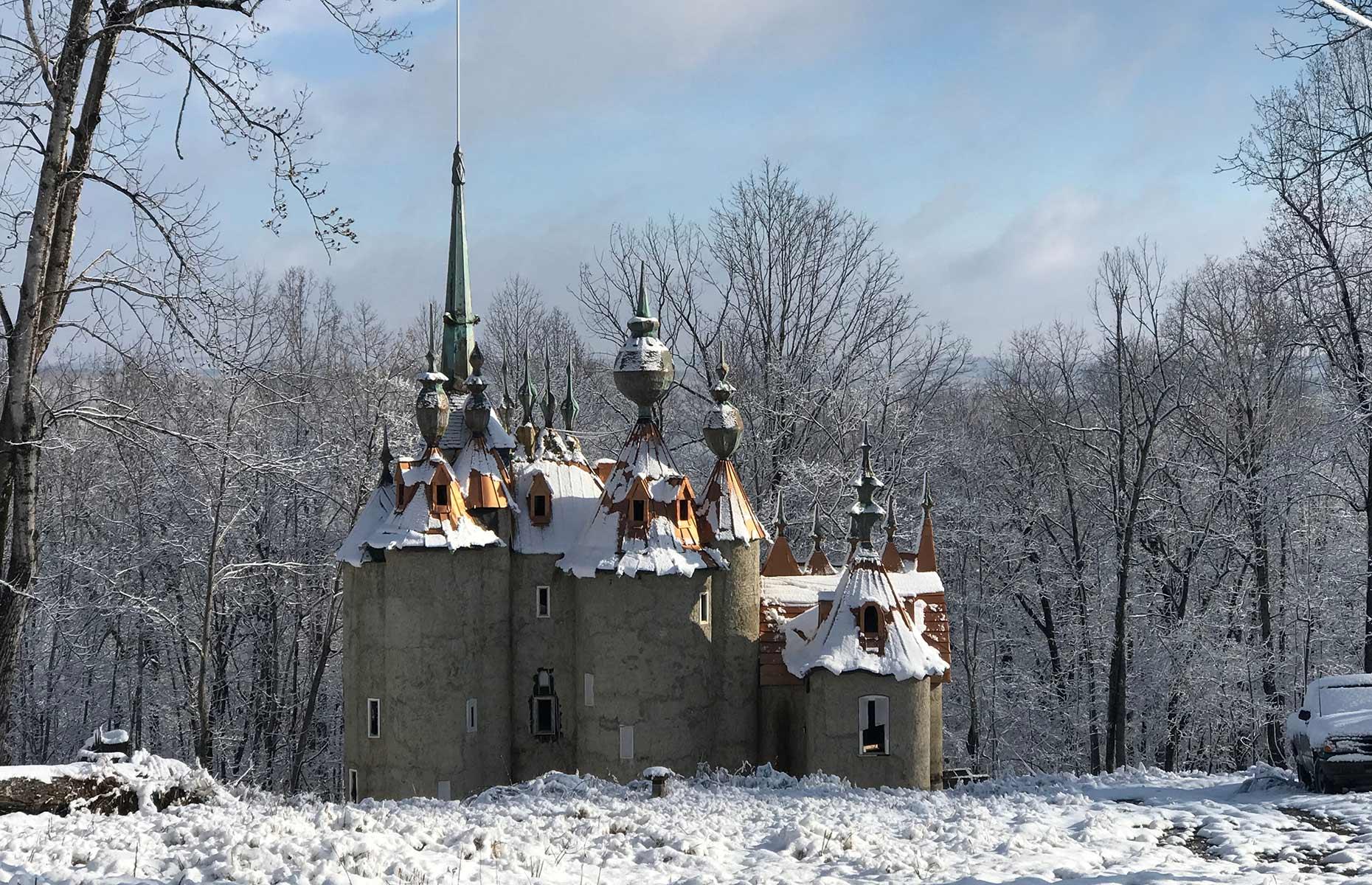 Incredible stories behind abandoned American stately homes | lovemoney.com