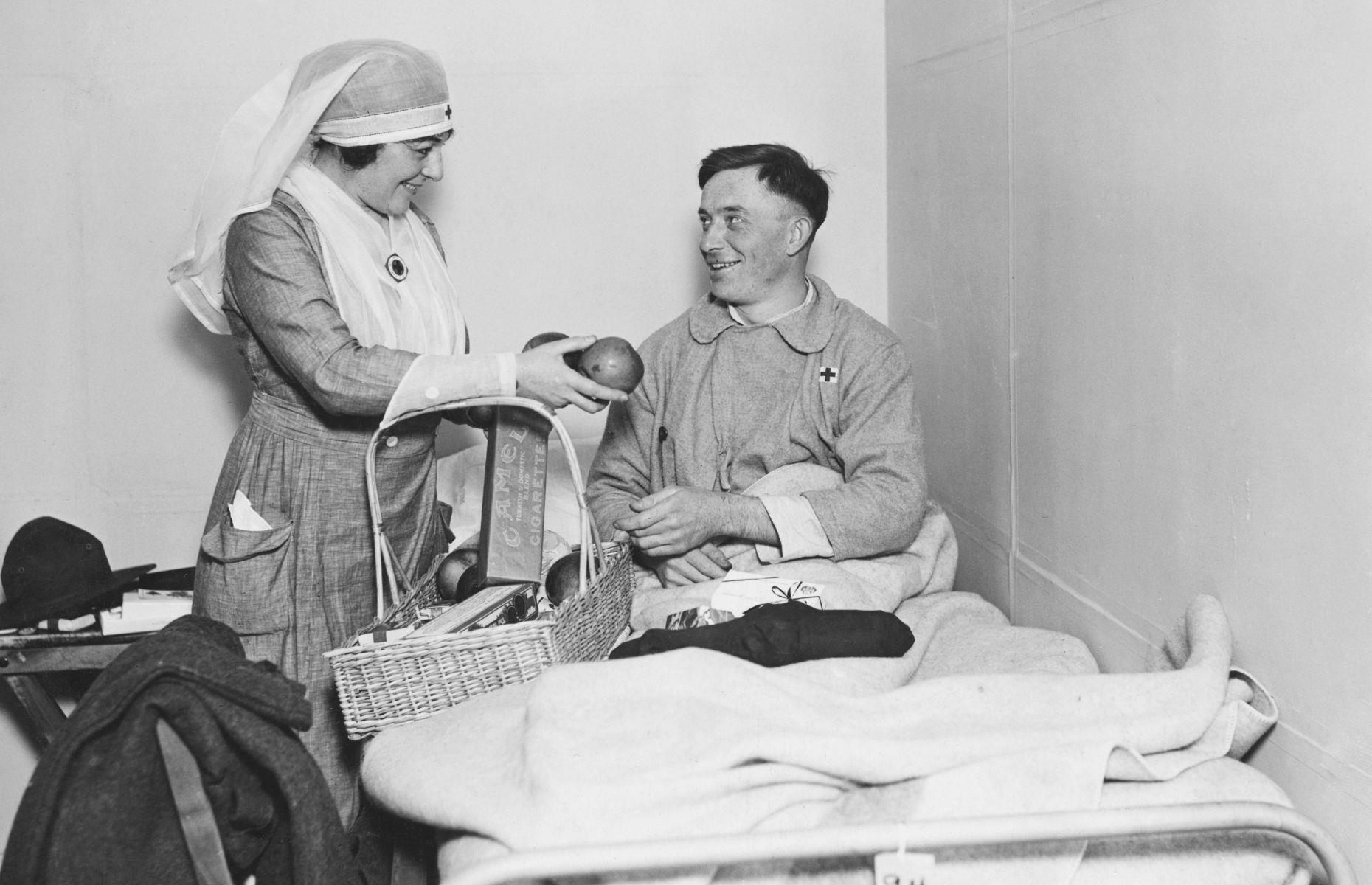 1910s: a festive feast for troops