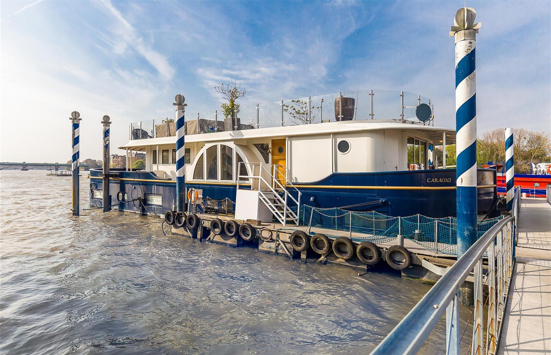 Caracoli houseboat, London, UK