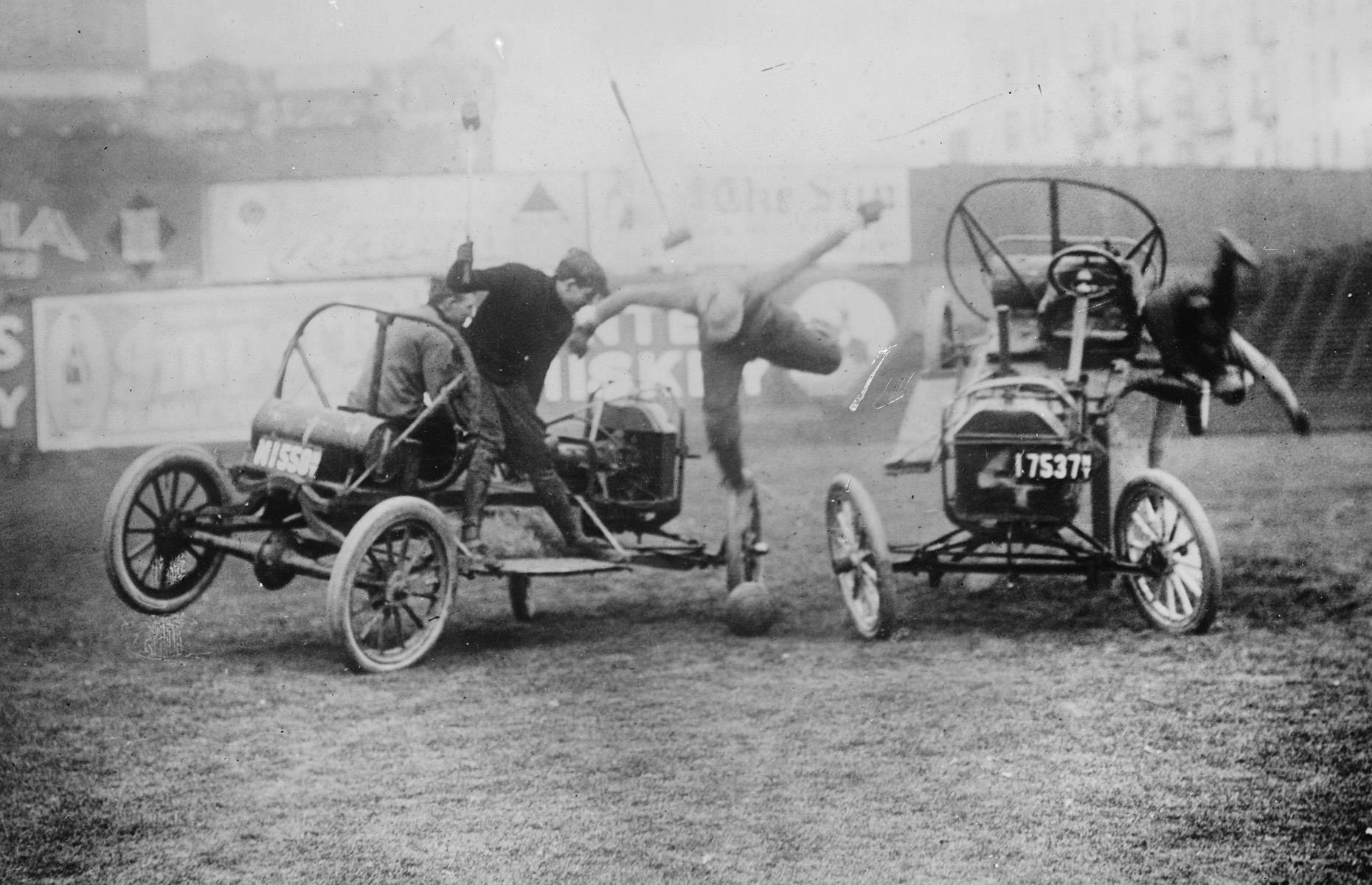 1900: Car polo comes to Coney Island