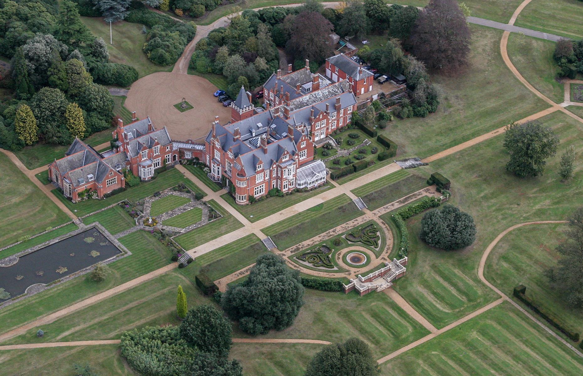 Where does Prince Edward live?