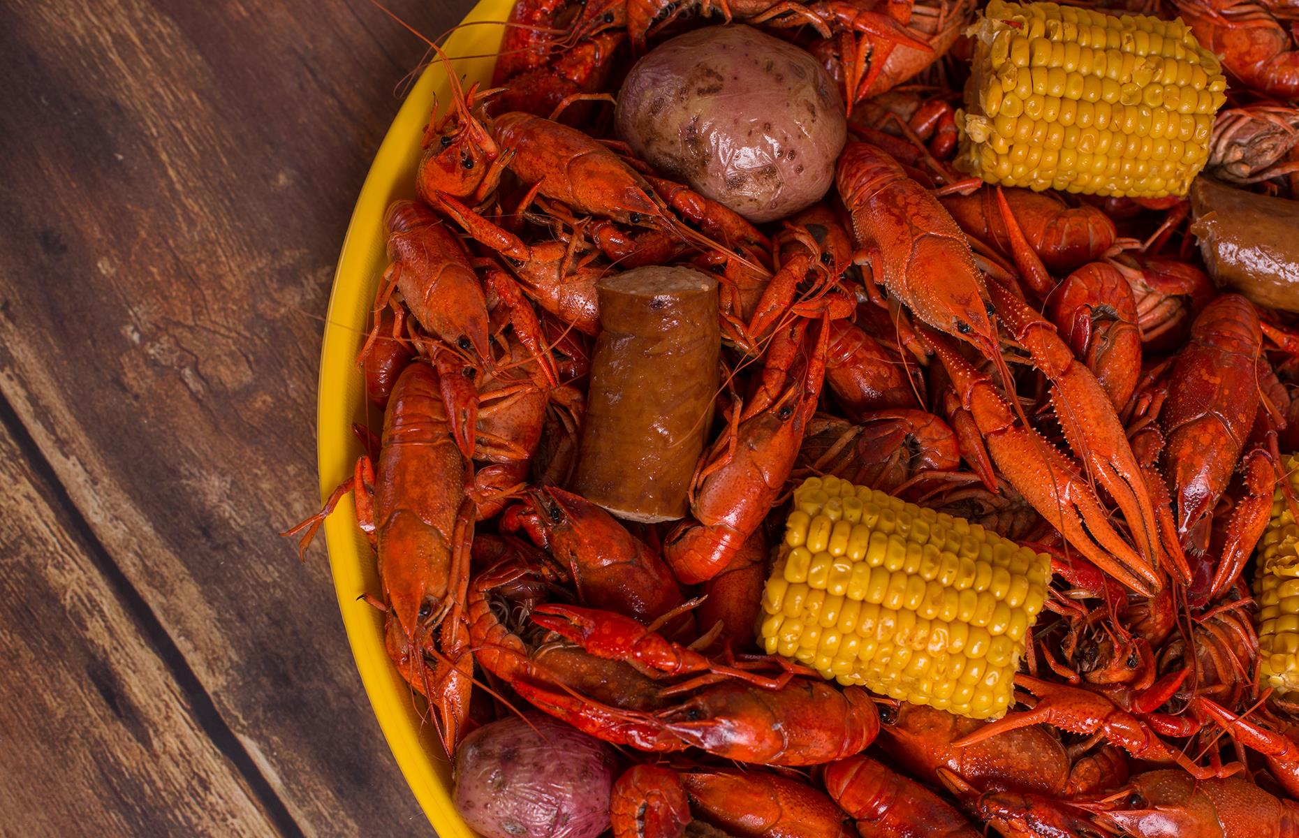 Louisiana: join a crawfish boil 