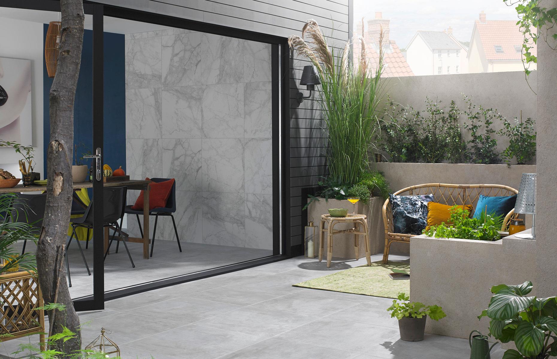Contour a contemporary patio