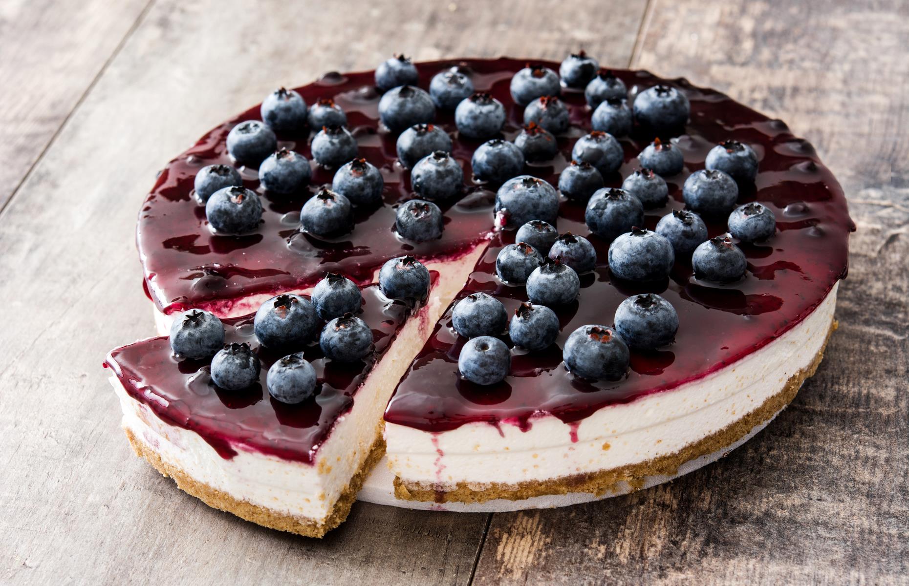 Vegan blueberry cheesecake