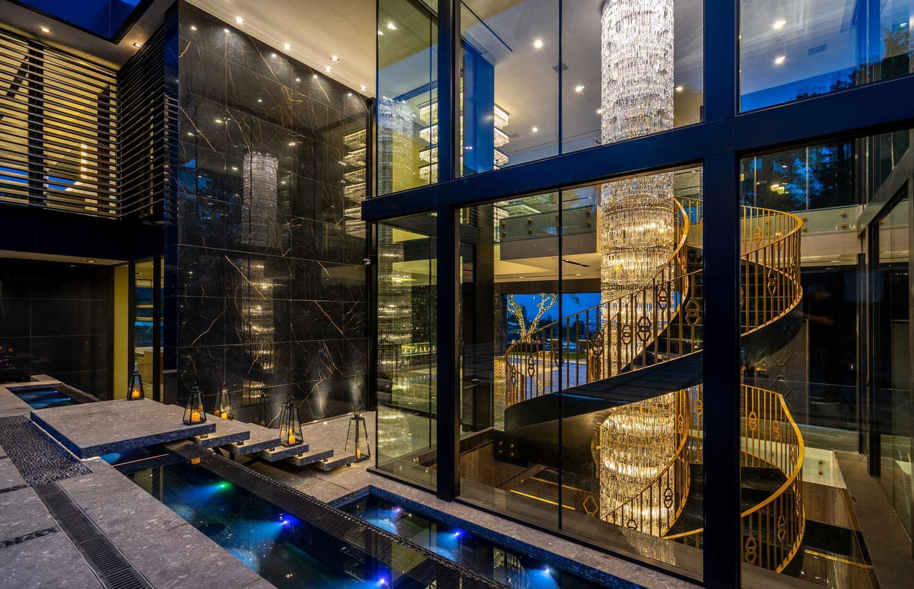 Hilltop mansioHilltop party pad with glittering garage, California, USAn with glittering garage, California, USA