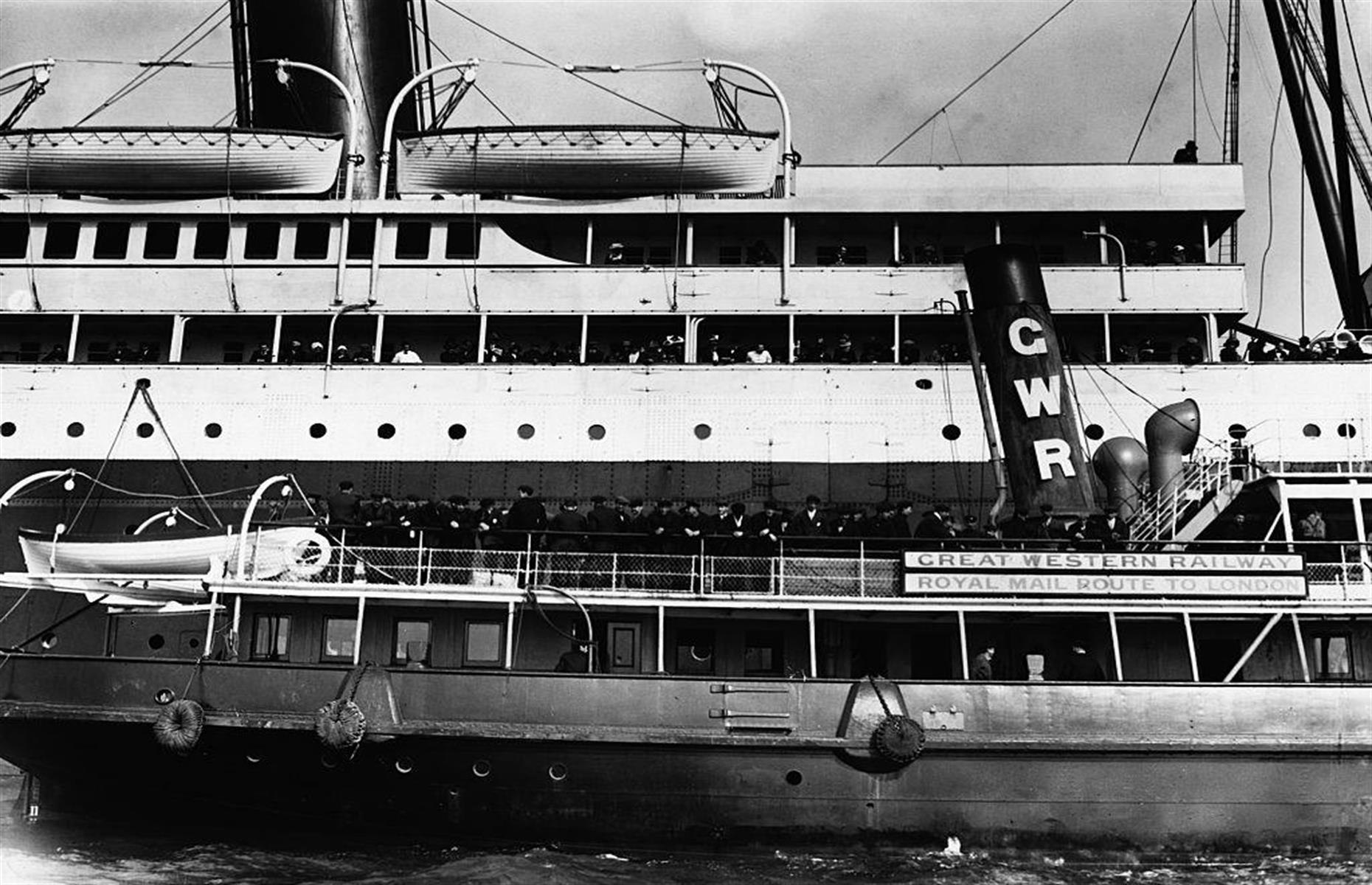 1912: SS Lapland brings back Titanic crew