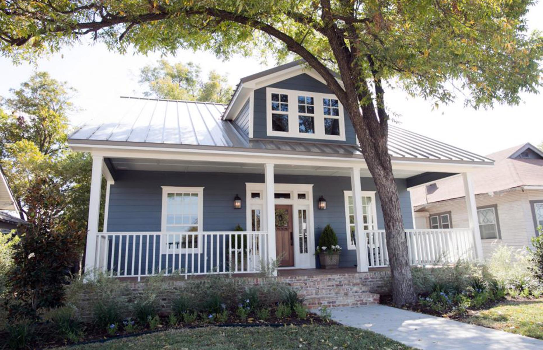 Joanna Gaines worked her magic on this once derelict Craftsman home |  loveproperty.com, image size:1860x1200