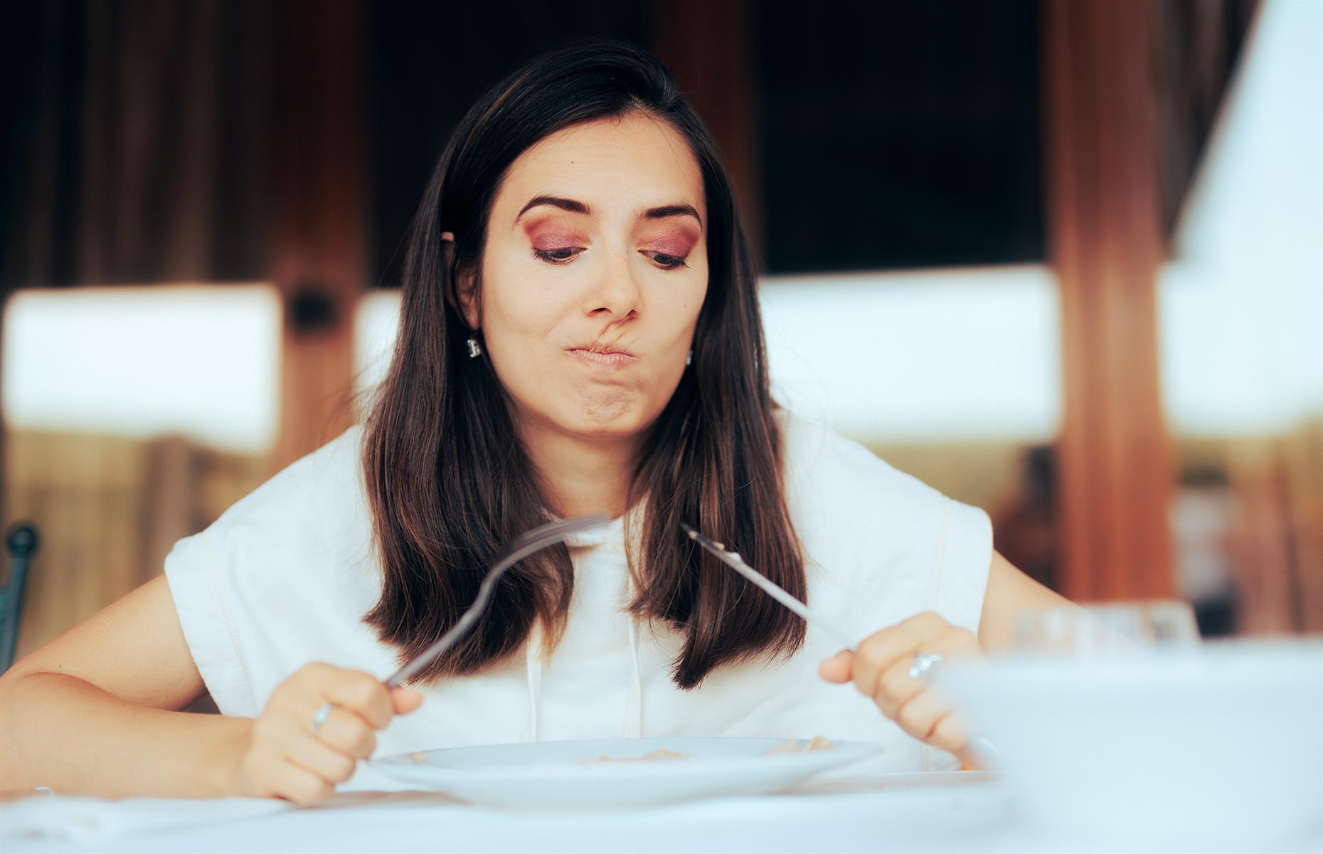 2. Criticising the food