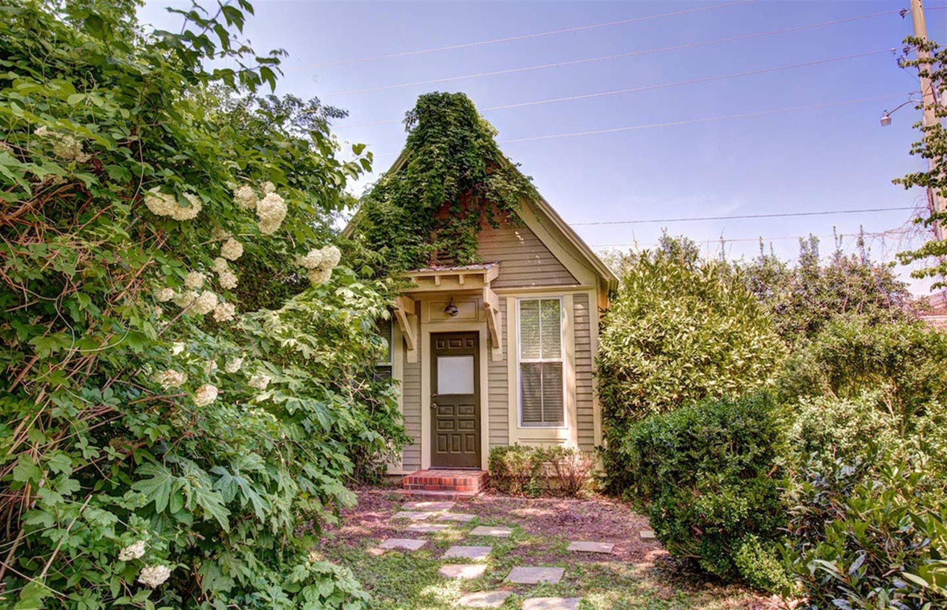 Alabama: The Cottage at The Winchester Manor, New Market