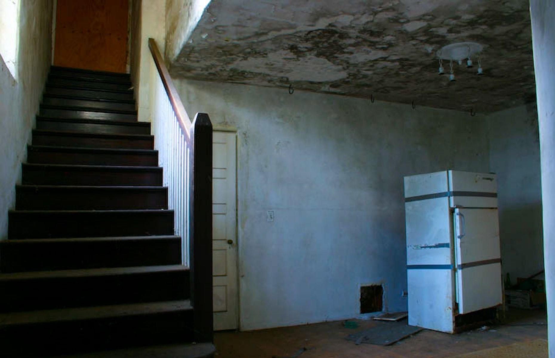 Eerie spaces