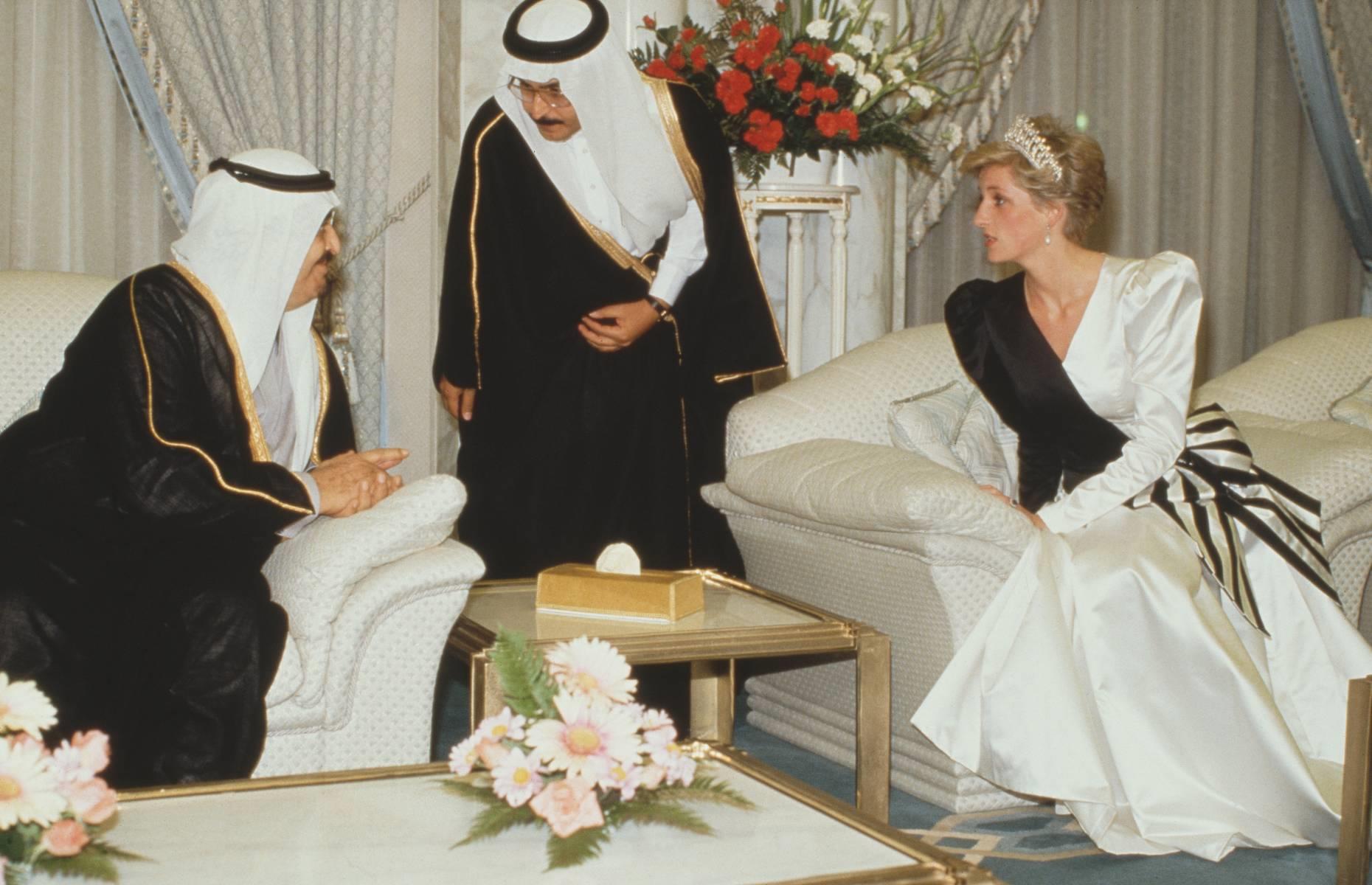 1986: El rey Fahd recibe a la princesa Diana en el palacio Al Yamamah, en Riad.