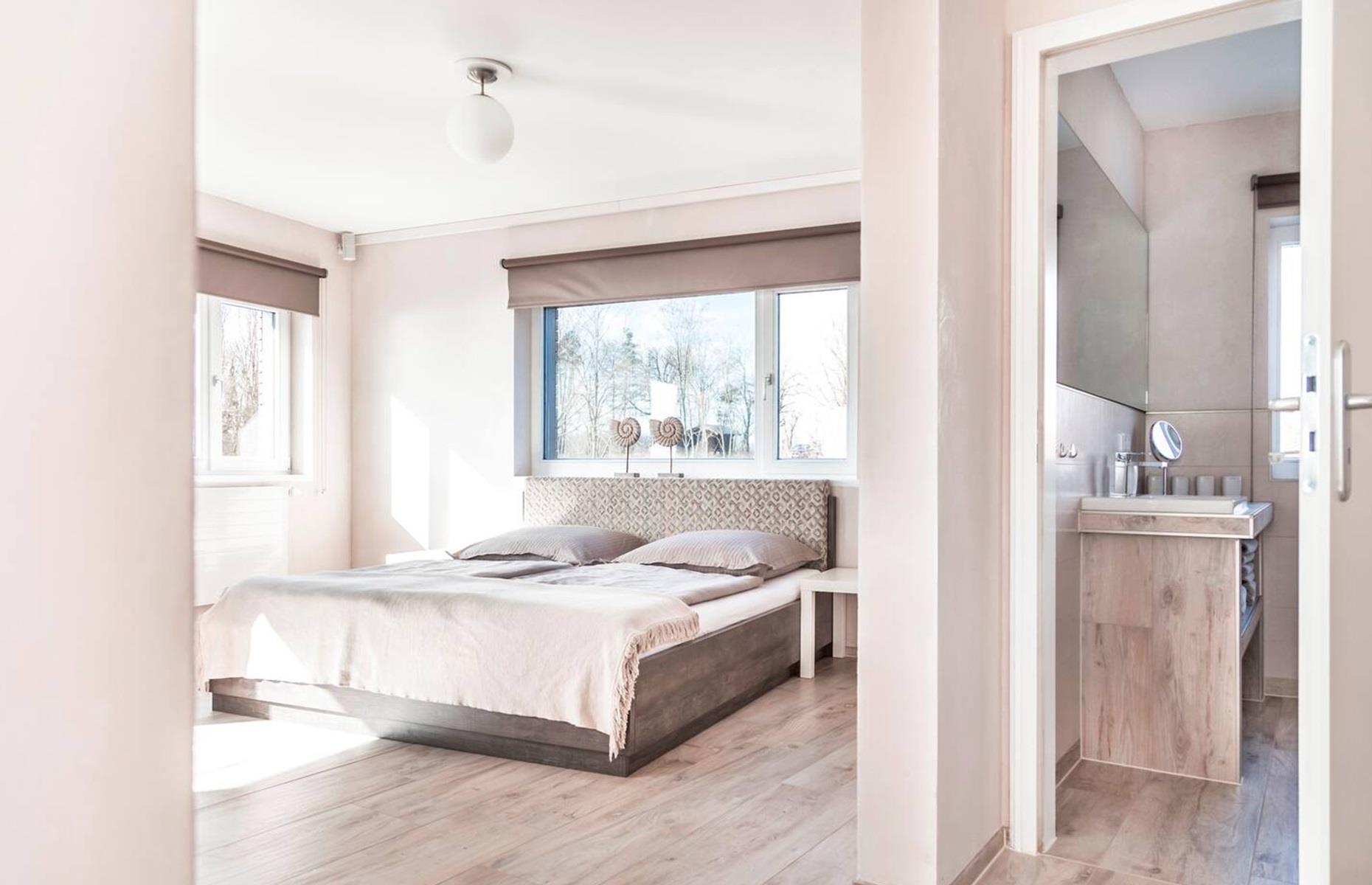 Möwe 1 floating cottage, Brandenburg, Germany