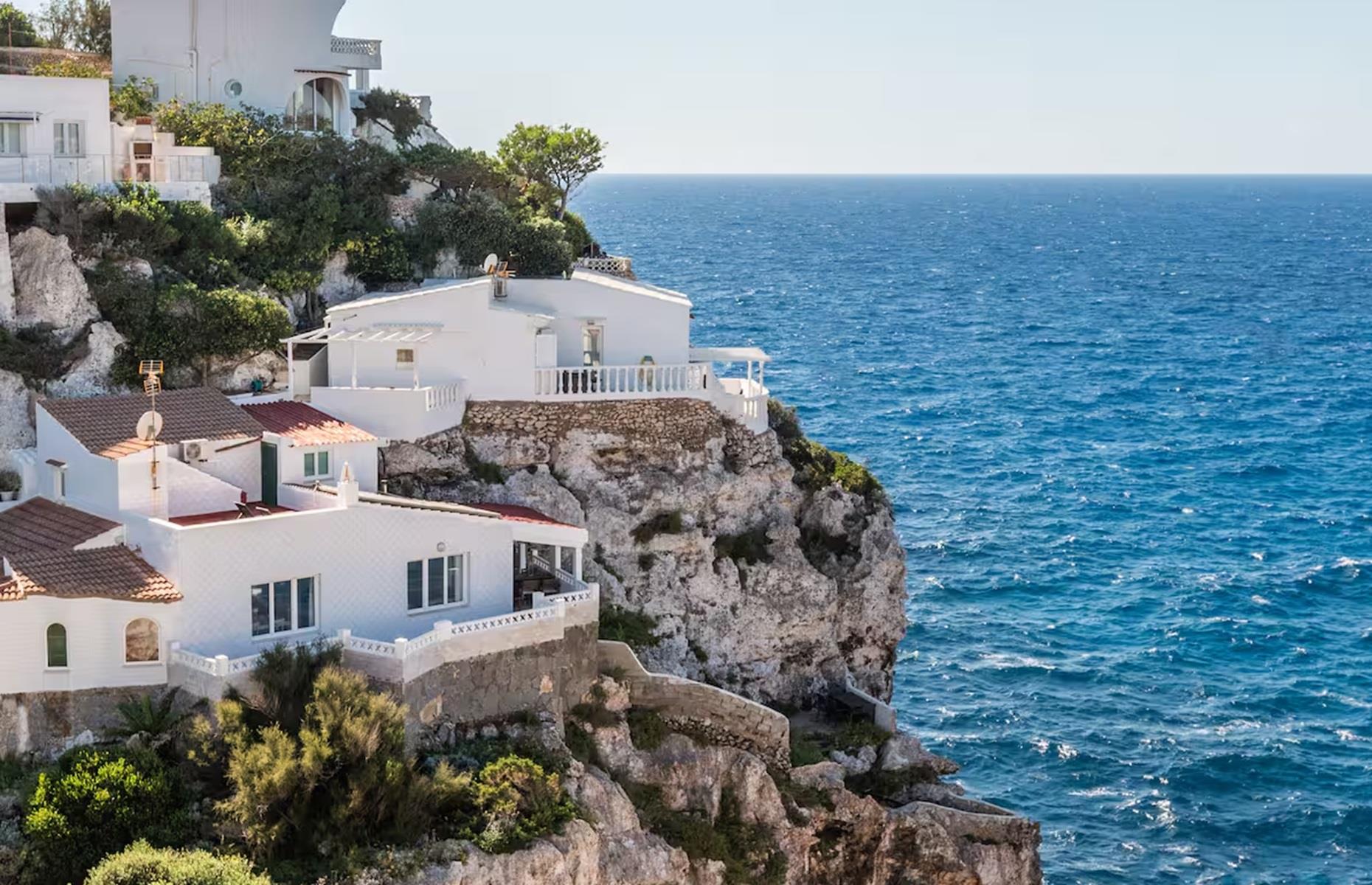 Residencia en el Acantilado, Menorca, España