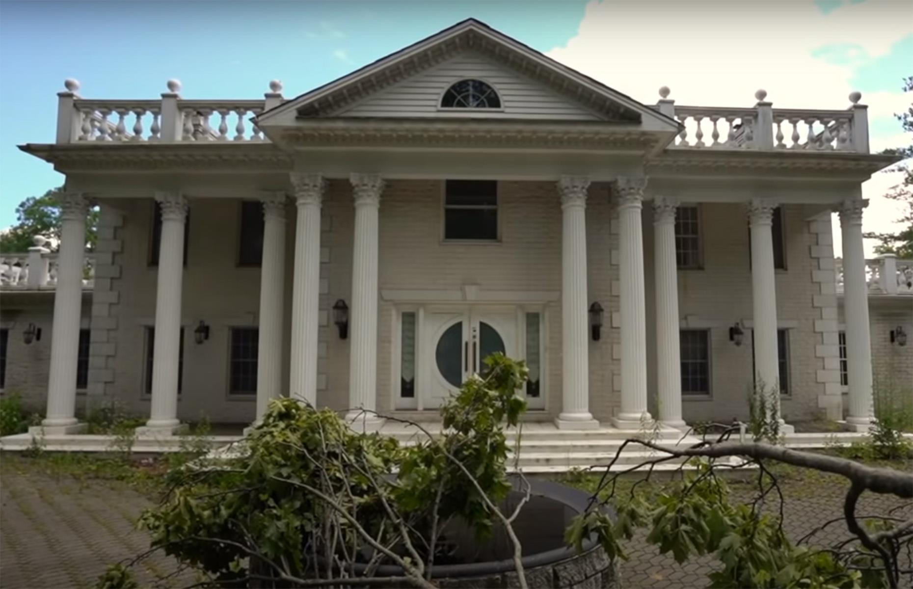 The abandoned family mansion