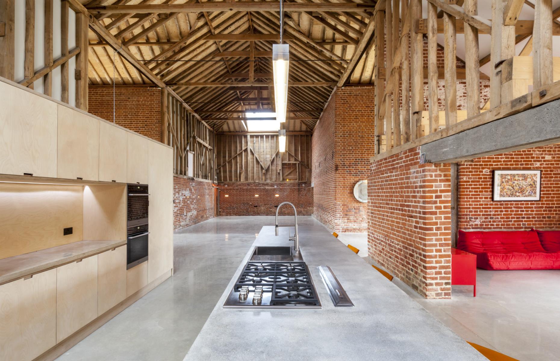 Church Hill Barn, Suffolk, England: Modern barns that are so far from farmyard 