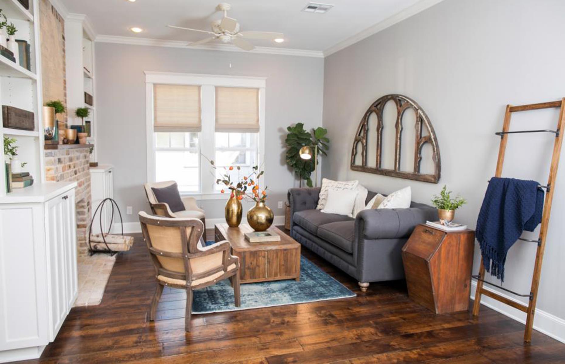 Rustic Farmhouse Living Room Joanna Gaines Fixer Upper Blue Crown Cr