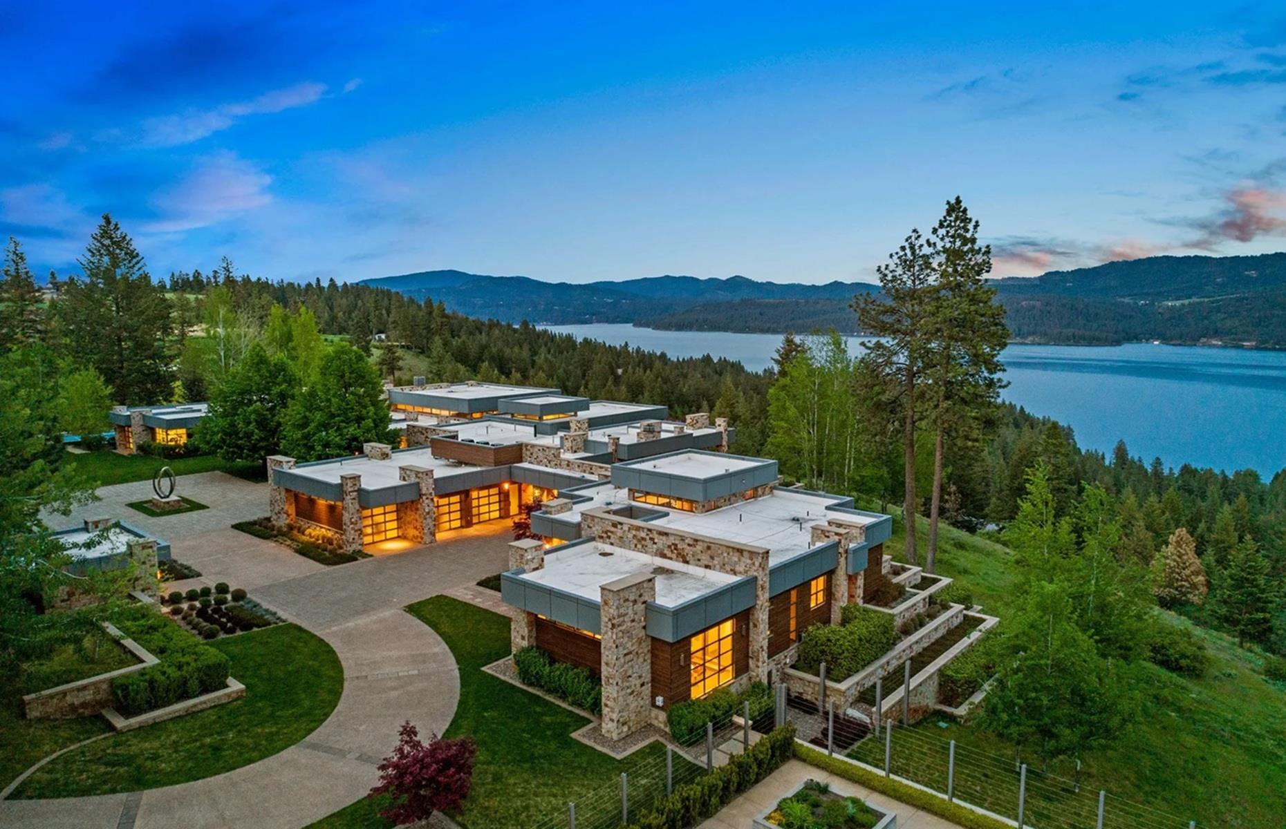 Black Rock retreat: modern mansion