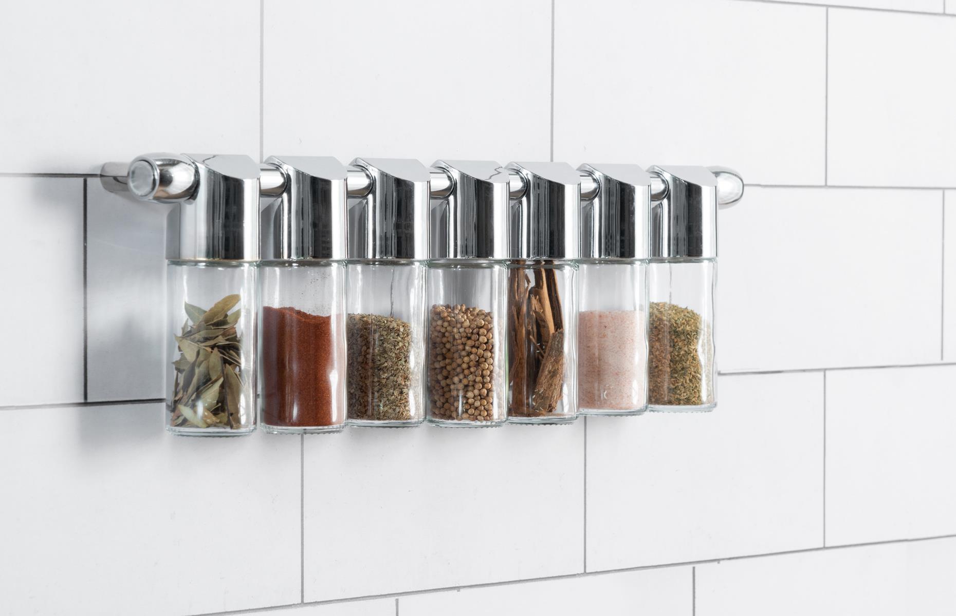 Put spices on the wall