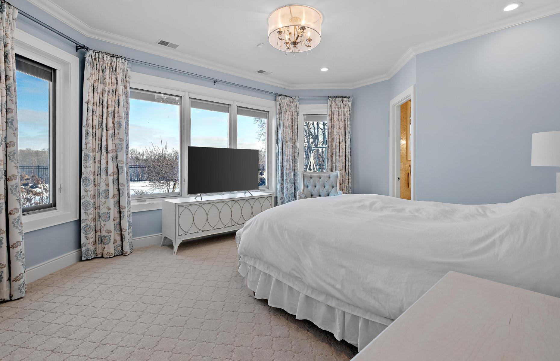 Fifth bedroom suite